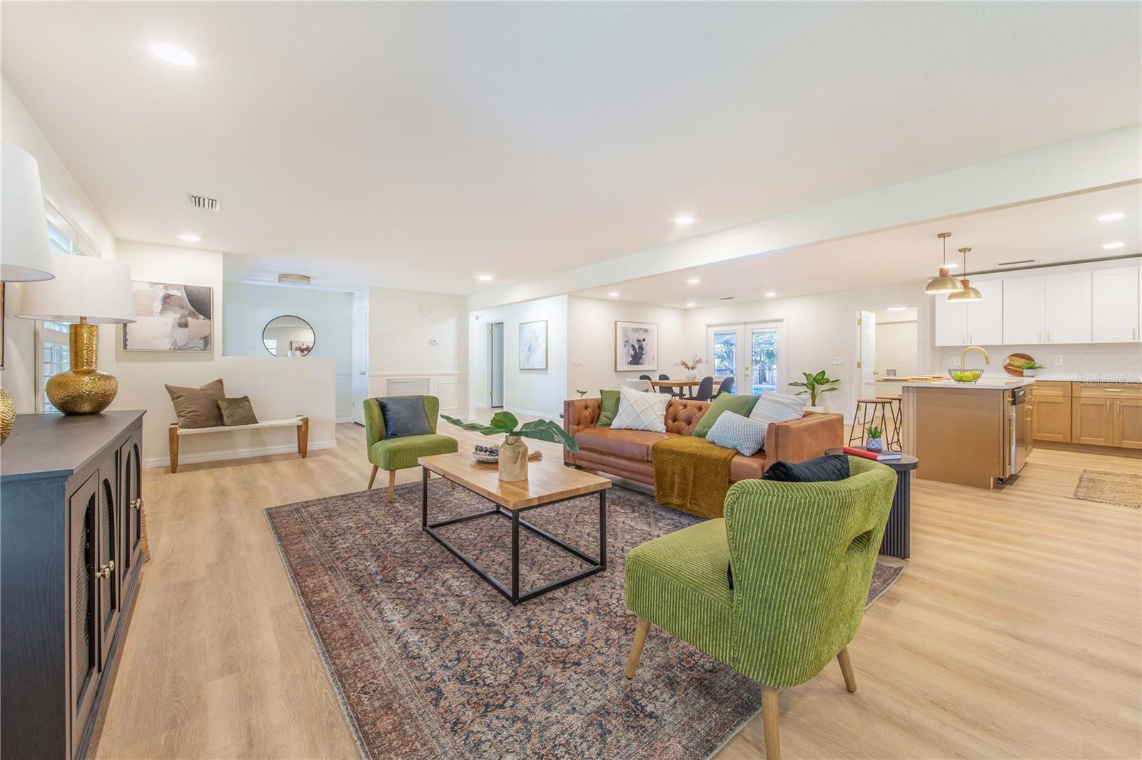 Image 3 of 38 For 1628 Lakewood Drive S