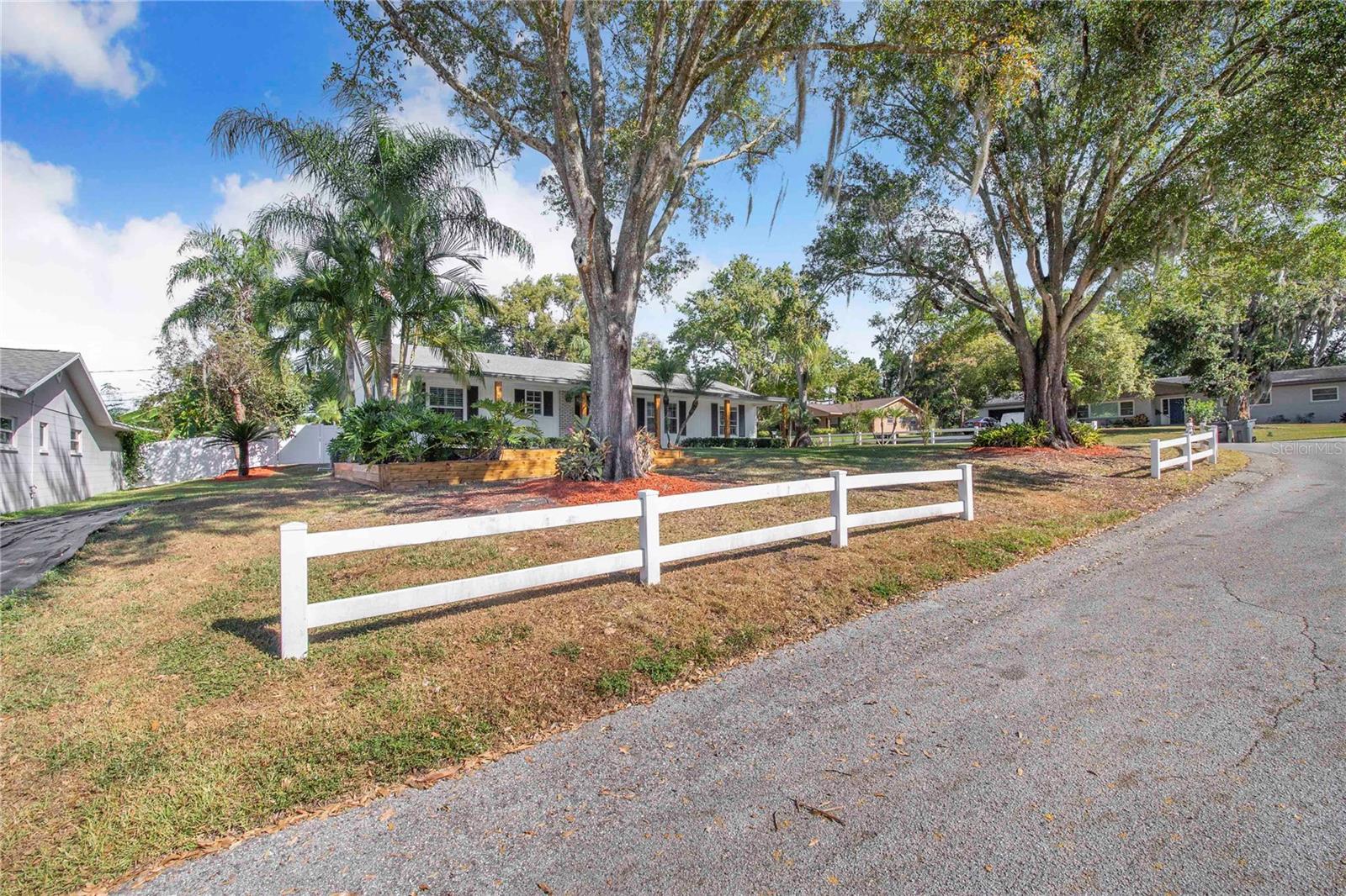 Image 32 of 38 For 1628 Lakewood Drive S