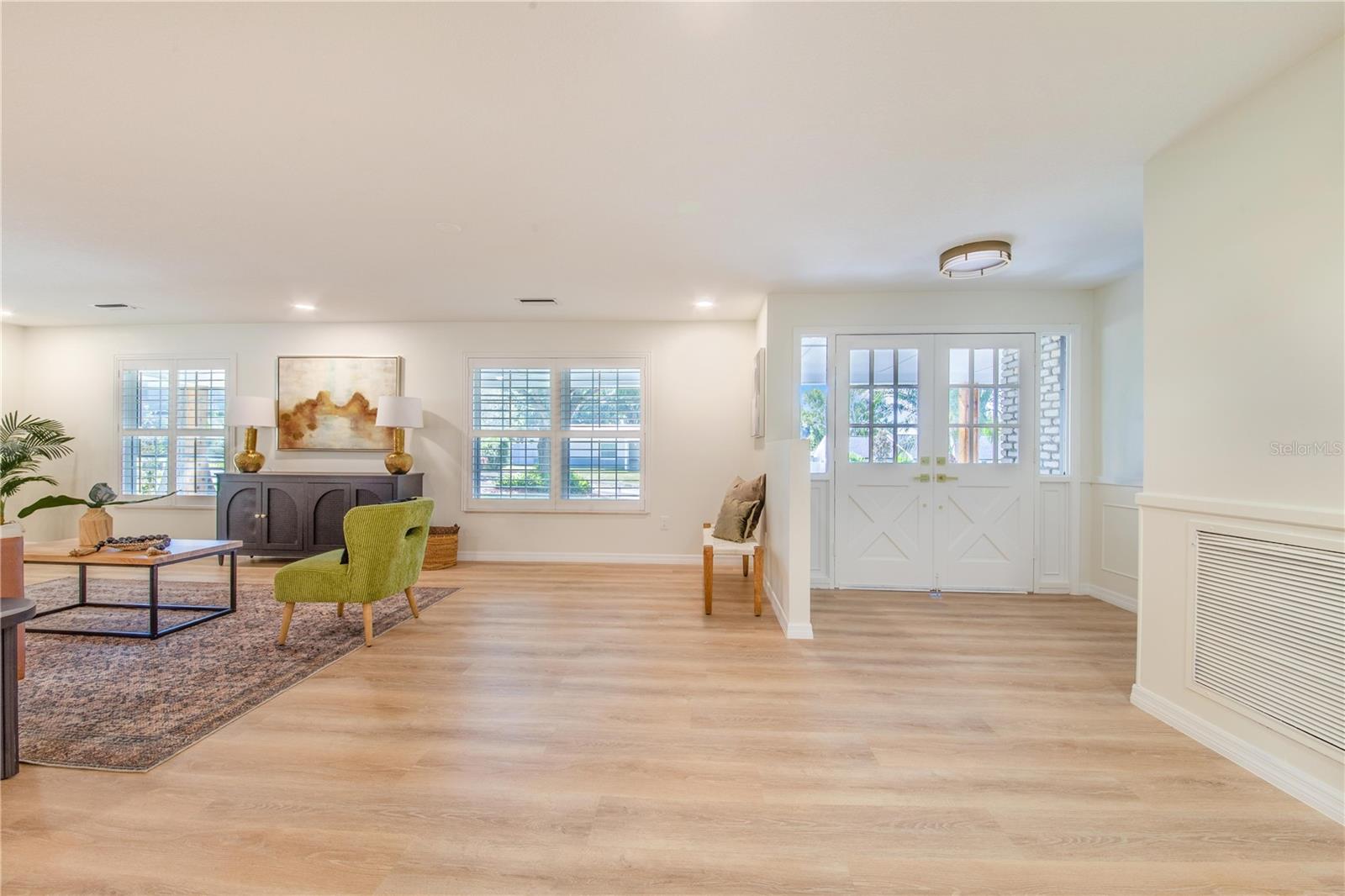 Image 4 of 38 For 1628 Lakewood Drive S