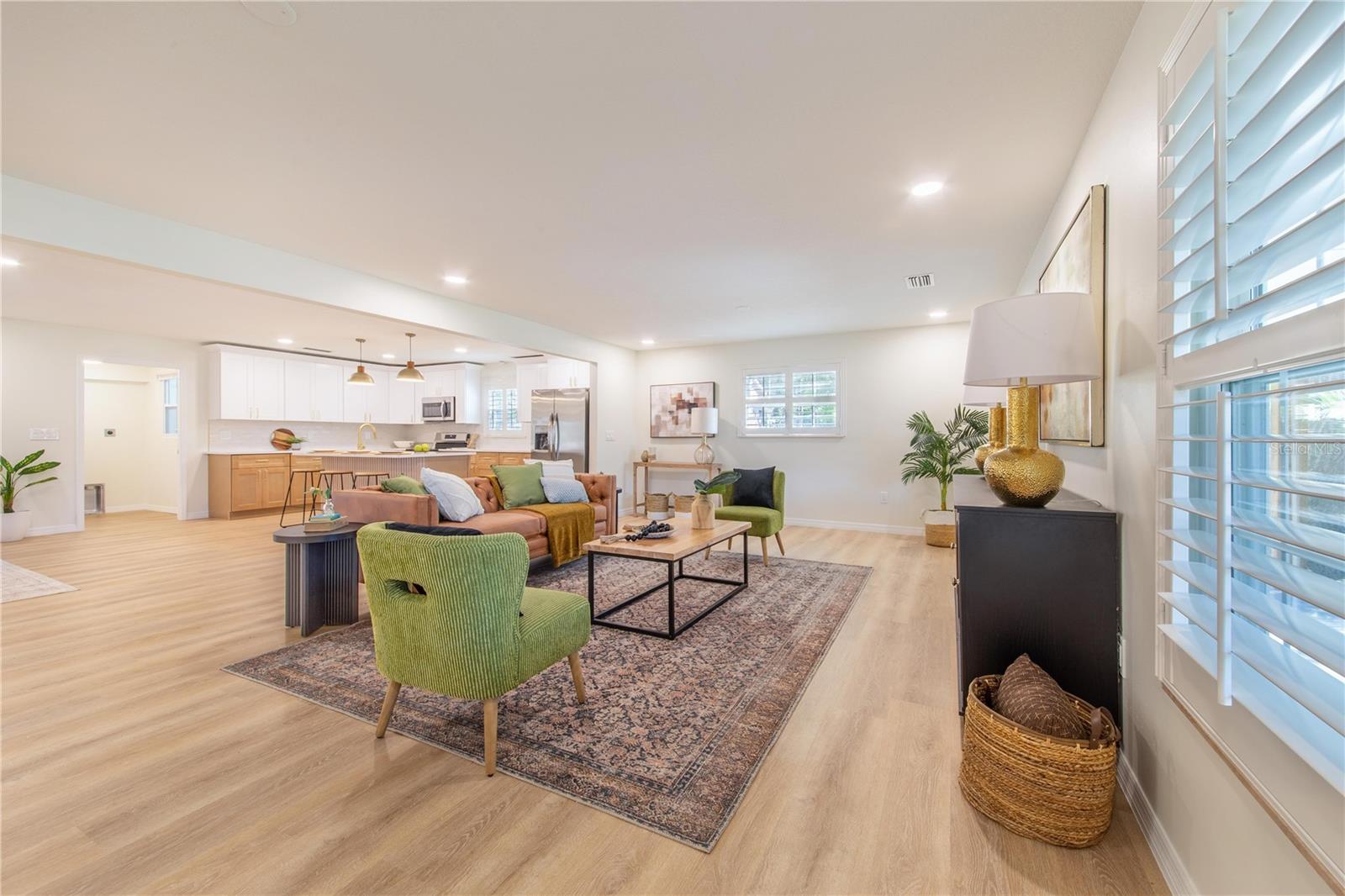 Image 6 of 38 For 1628 Lakewood Drive S