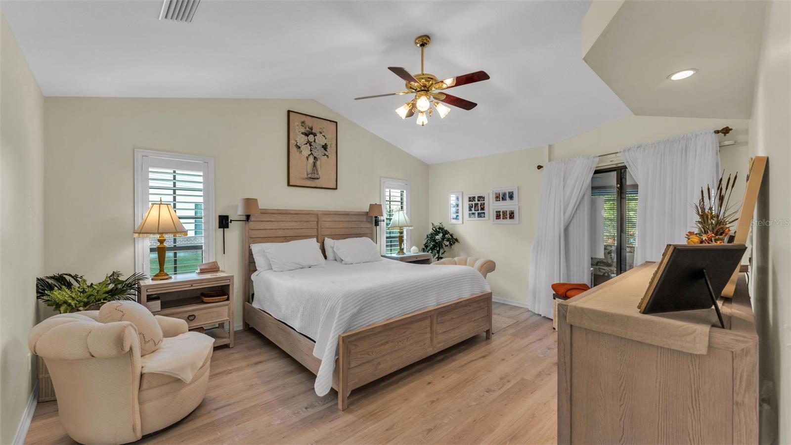 Image 18 of 48 For 1670 Alma Court