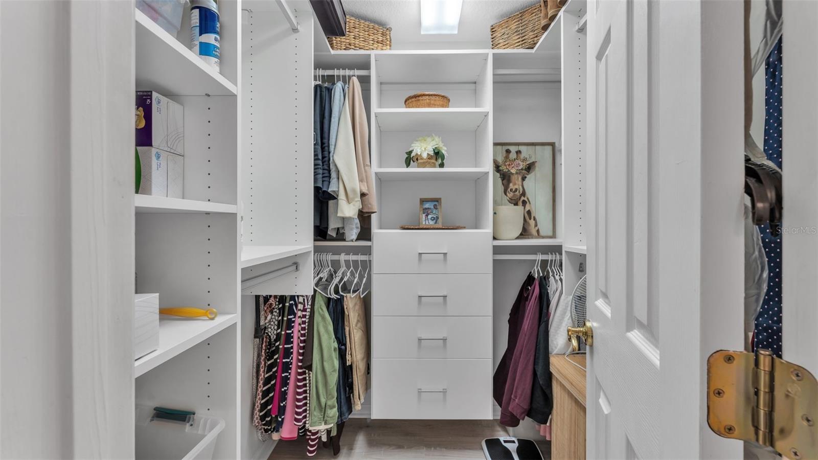 Image 23 of 48 For 1670 Alma Court