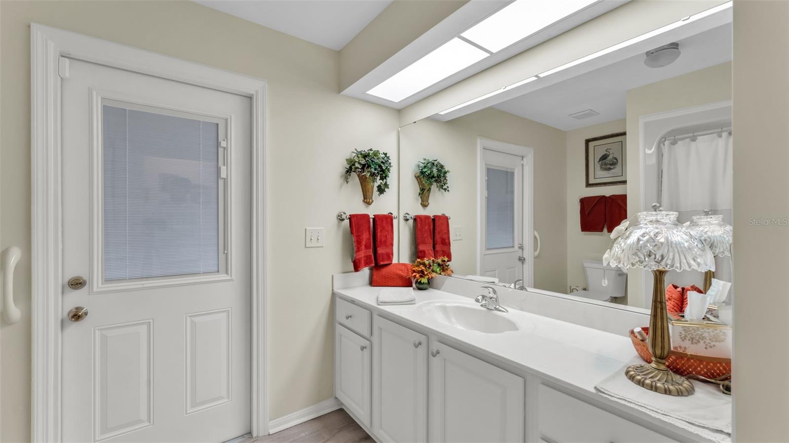 Image 32 of 48 For 1670 Alma Court