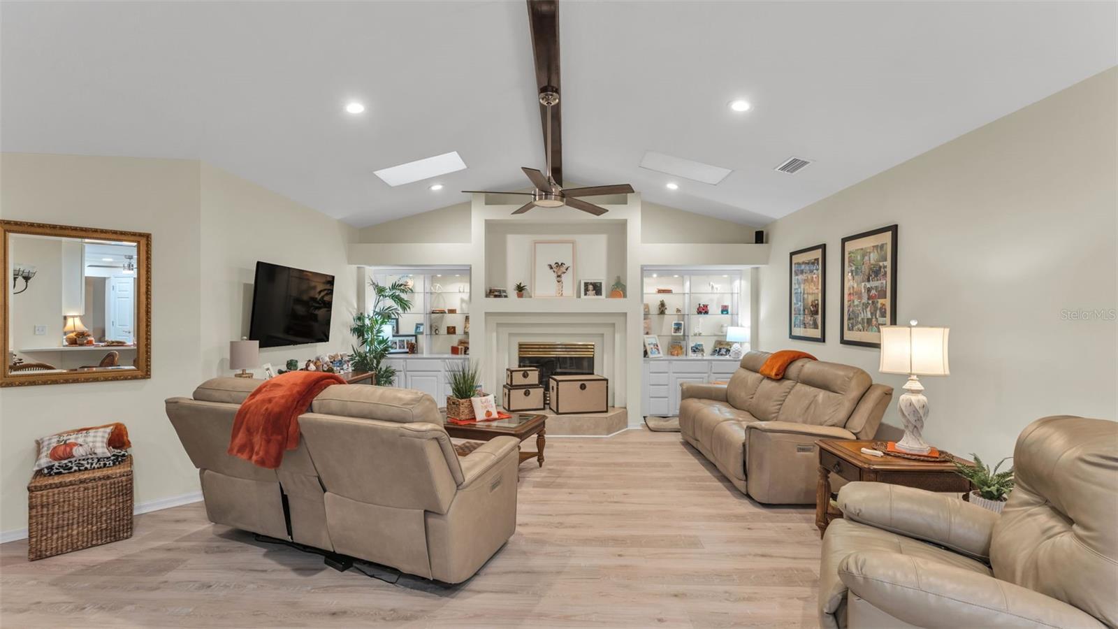 Image 8 of 48 For 1670 Alma Court