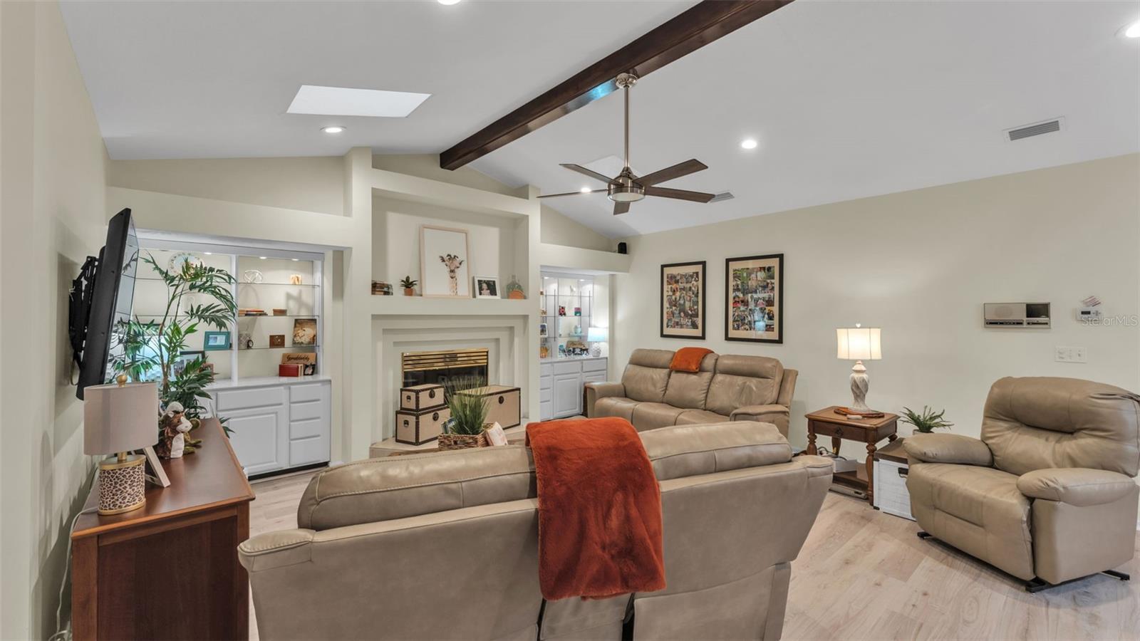 Image 9 of 48 For 1670 Alma Court