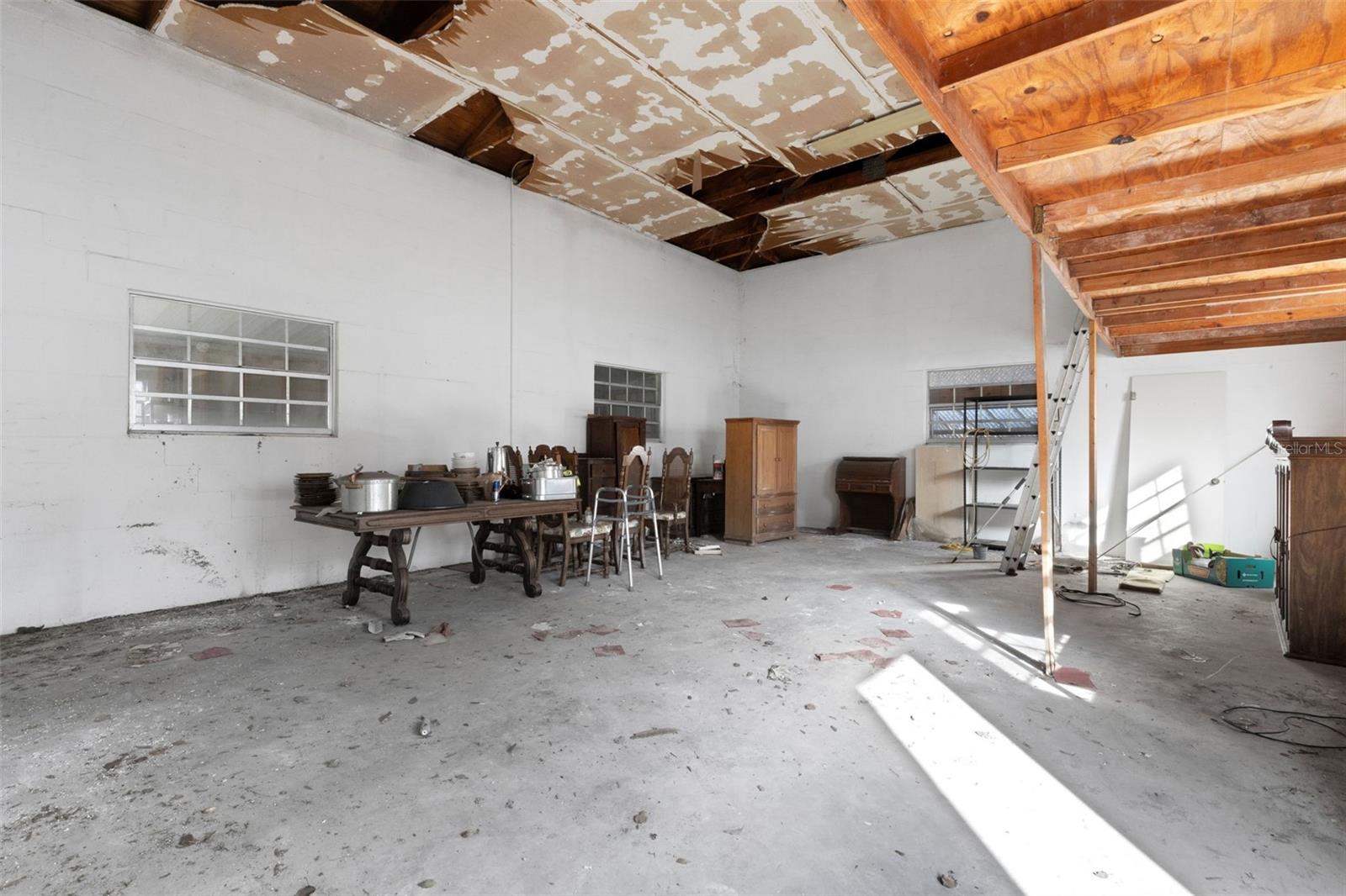 Image 41 of 45 For 1723 Daughtery Road