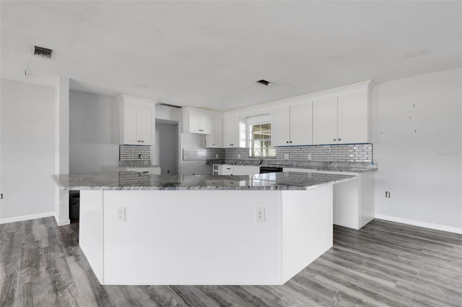 Image 9 of 45 For 1723 Daughtery Road