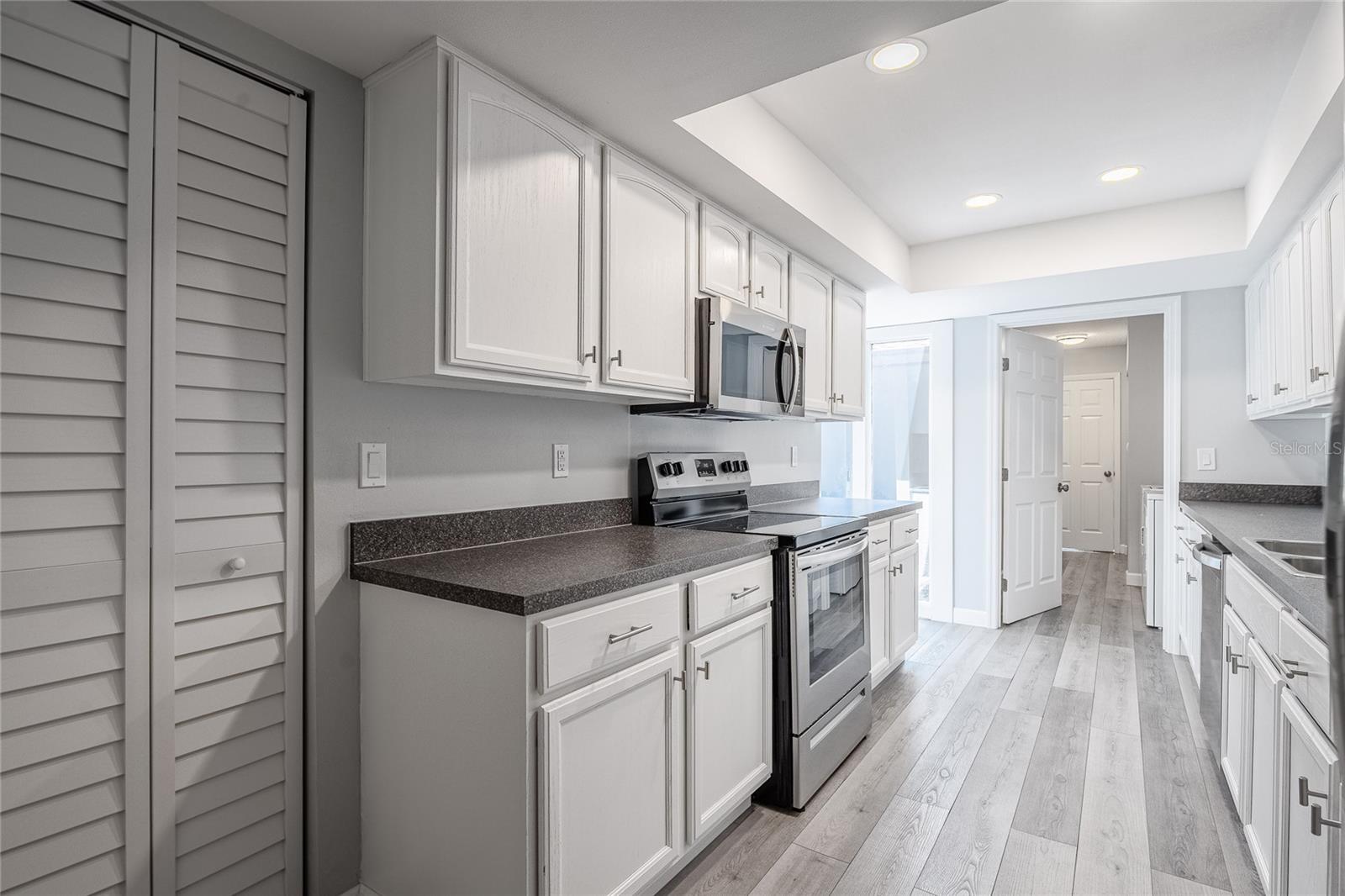 Image 23 of 40 For 2500 21st Street Nw 47