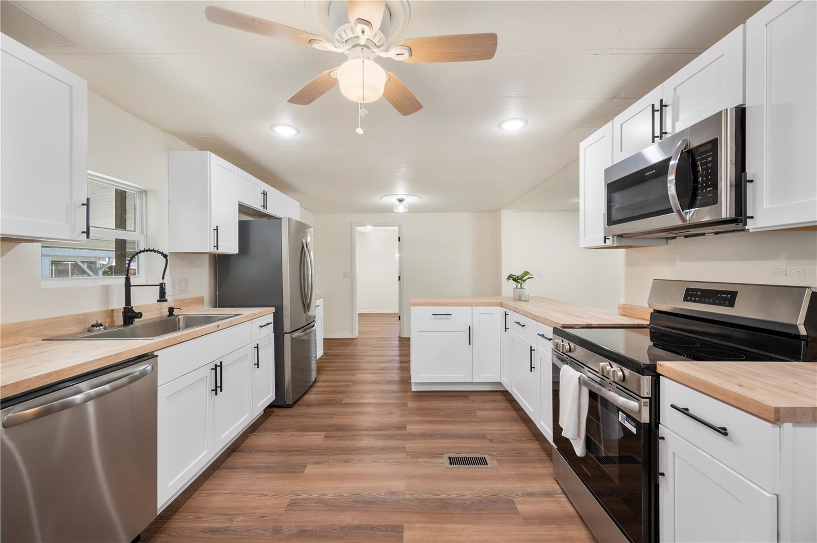 Image 2 of 18 For 2160 Lois Boulevard