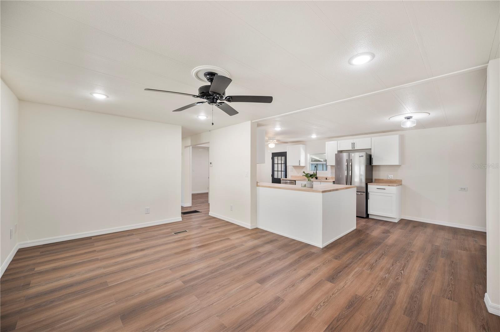 Image 5 of 18 For 2160 Lois Boulevard