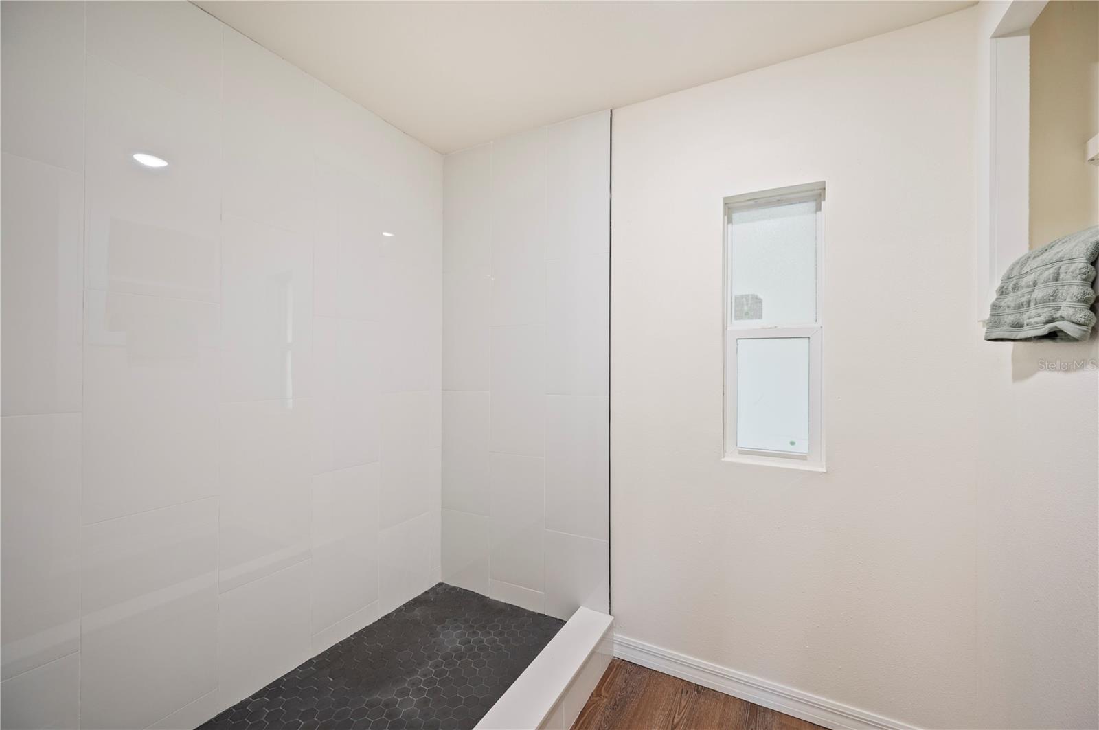 Image 9 of 18 For 2160 Lois Boulevard