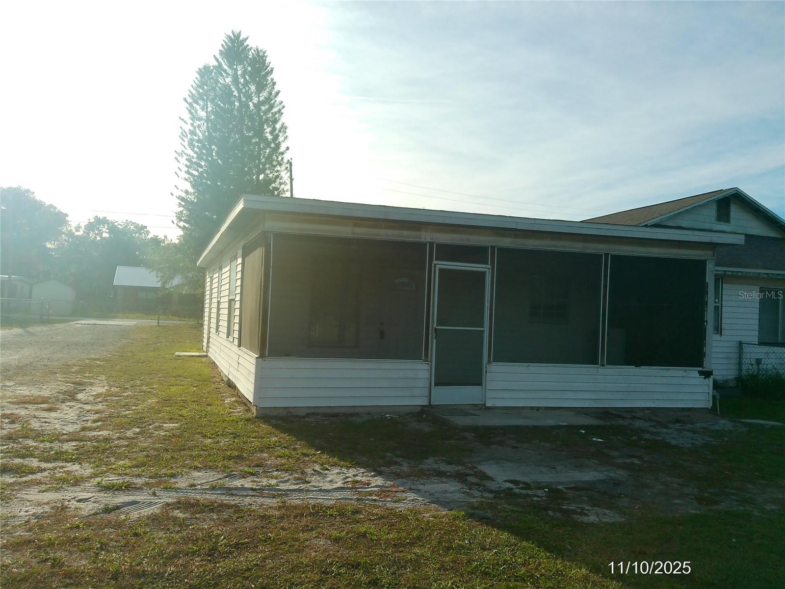 Image 16 of 19 For 19 Tennessee Lane B