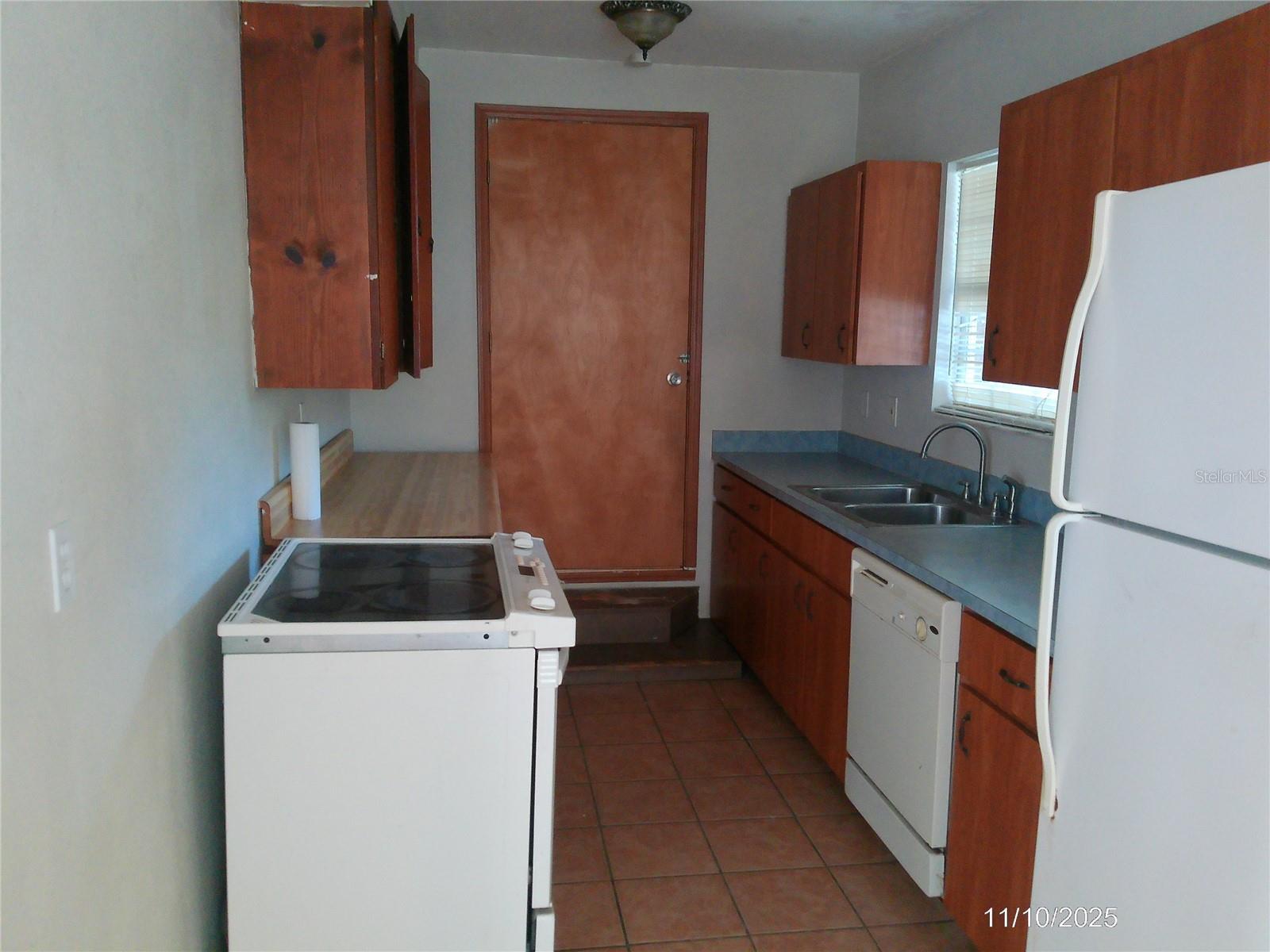 Image 7 of 19 For 19 Tennessee Lane B