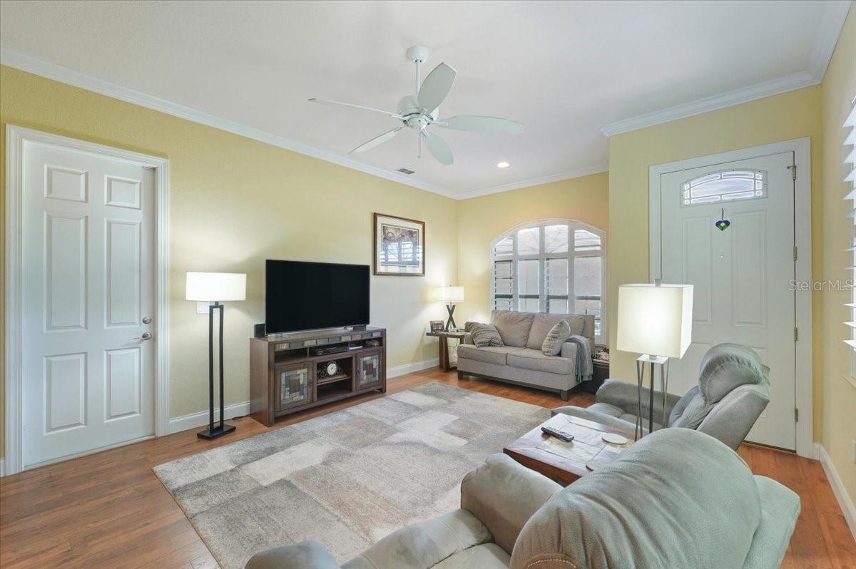 Image 12 of 35 For 733 Meandering Way