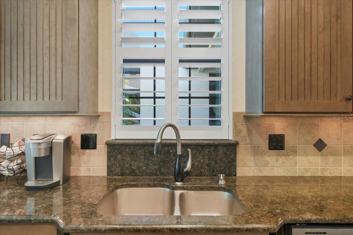 Image 16 of 35 For 733 Meandering Way