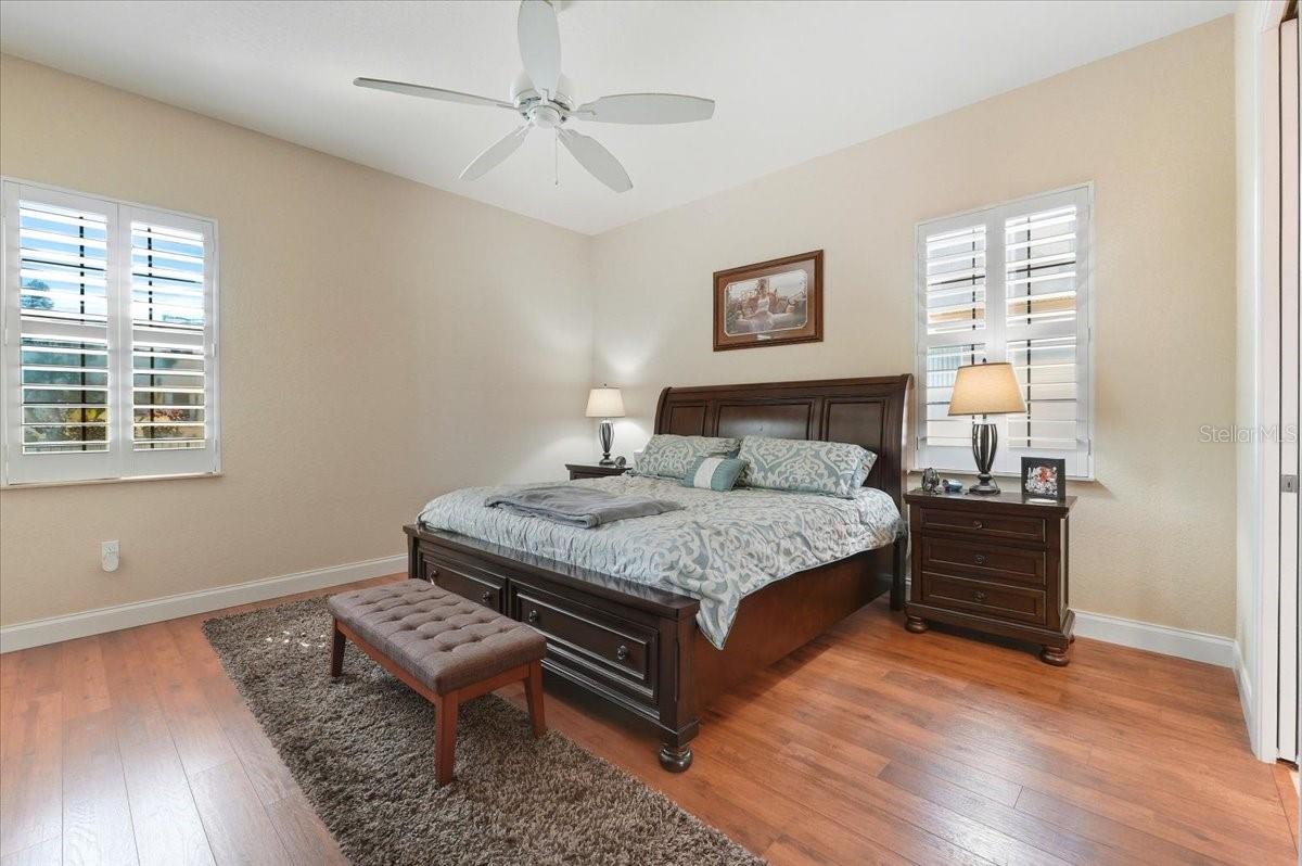 Image 18 of 35 For 733 Meandering Way