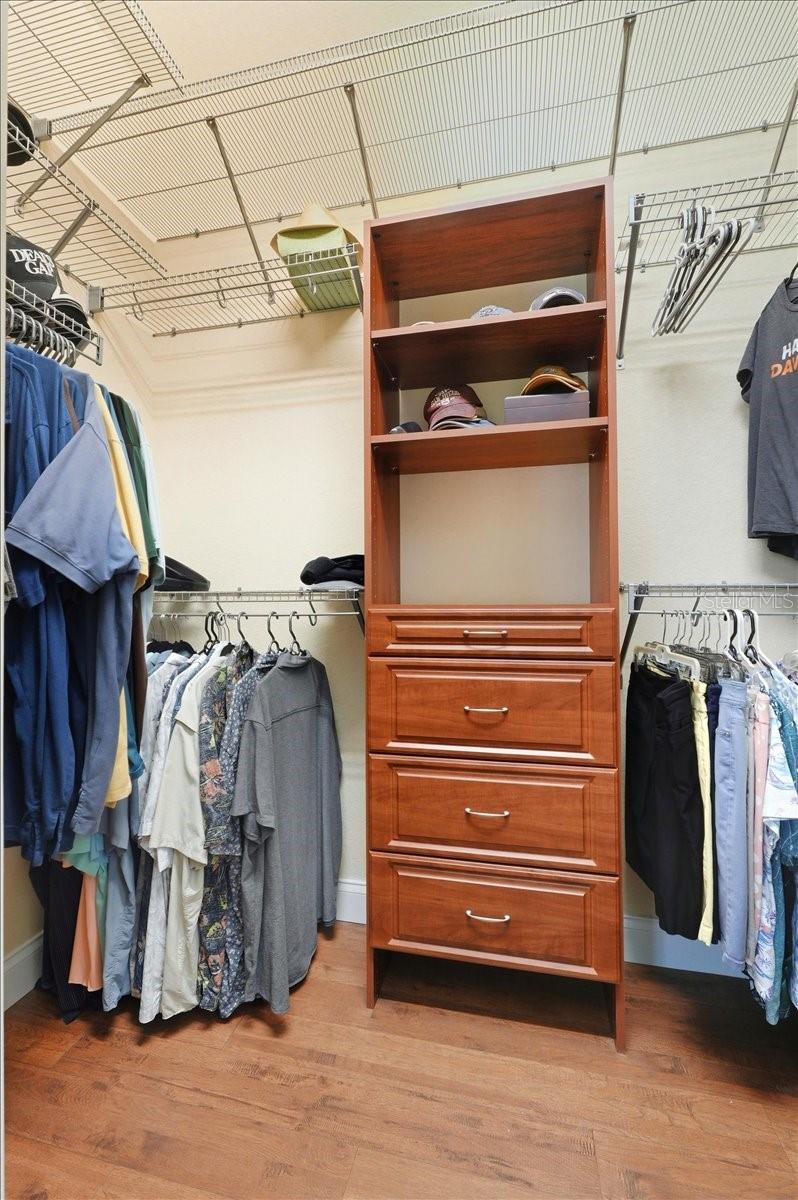 Image 21 of 35 For 733 Meandering Way