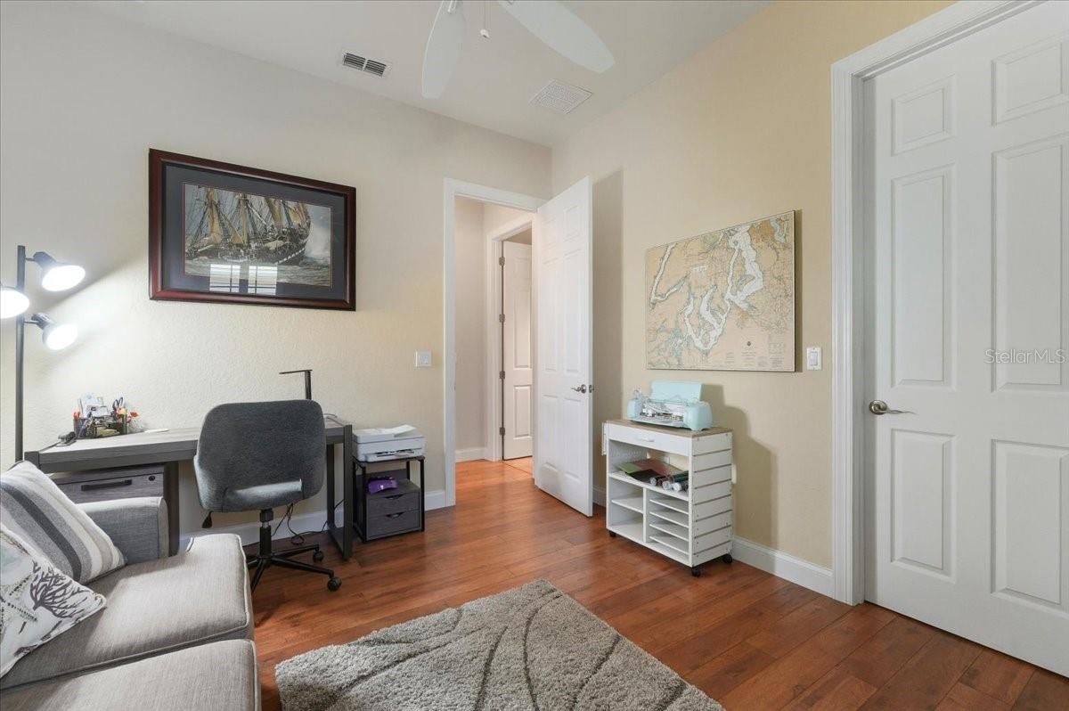 Image 24 of 35 For 733 Meandering Way