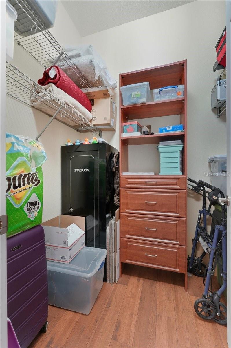 Image 28 of 35 For 733 Meandering Way