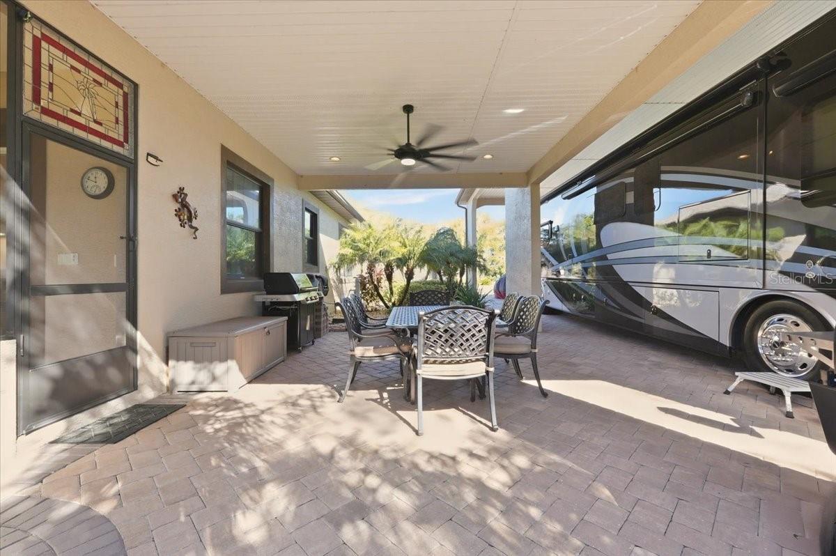 Image 30 of 35 For 733 Meandering Way