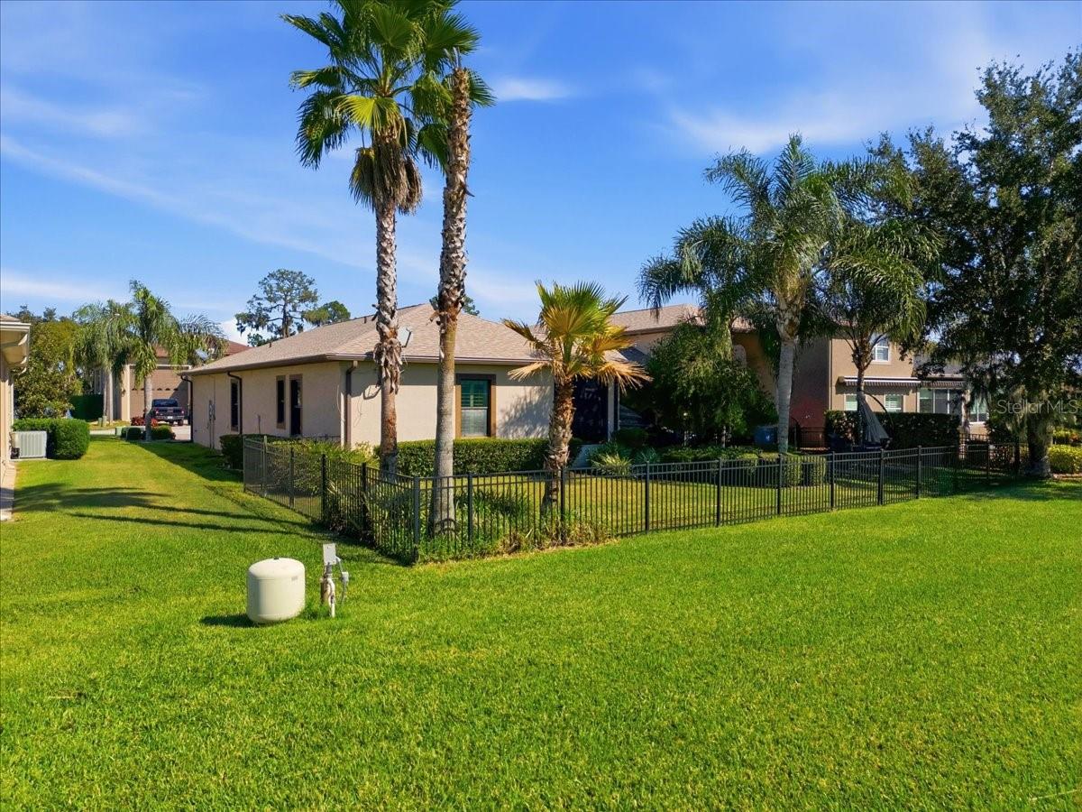 Image 4 of 35 For 733 Meandering Way