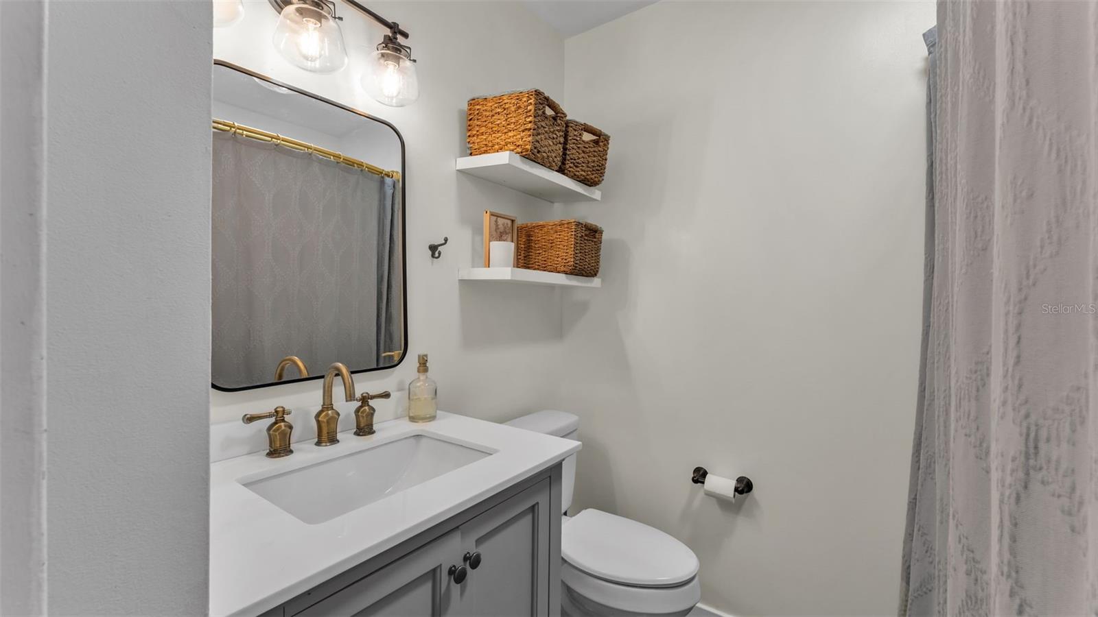 Image 18 of 37 For 930 Pinecrest Drive