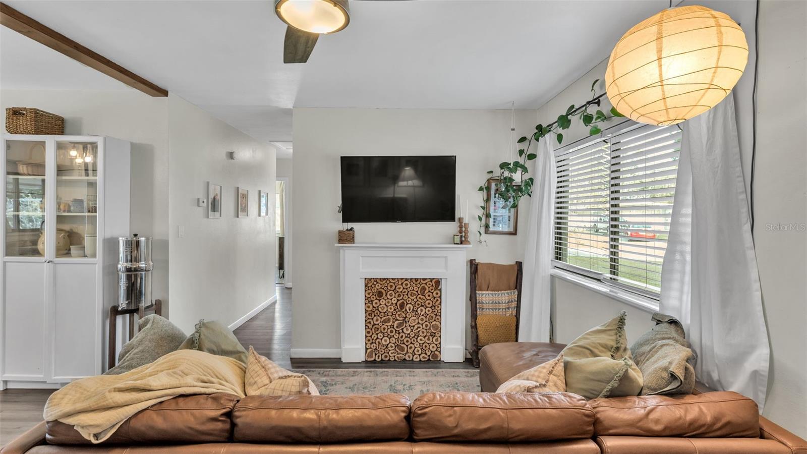 Image 3 of 37 For 930 Pinecrest Drive