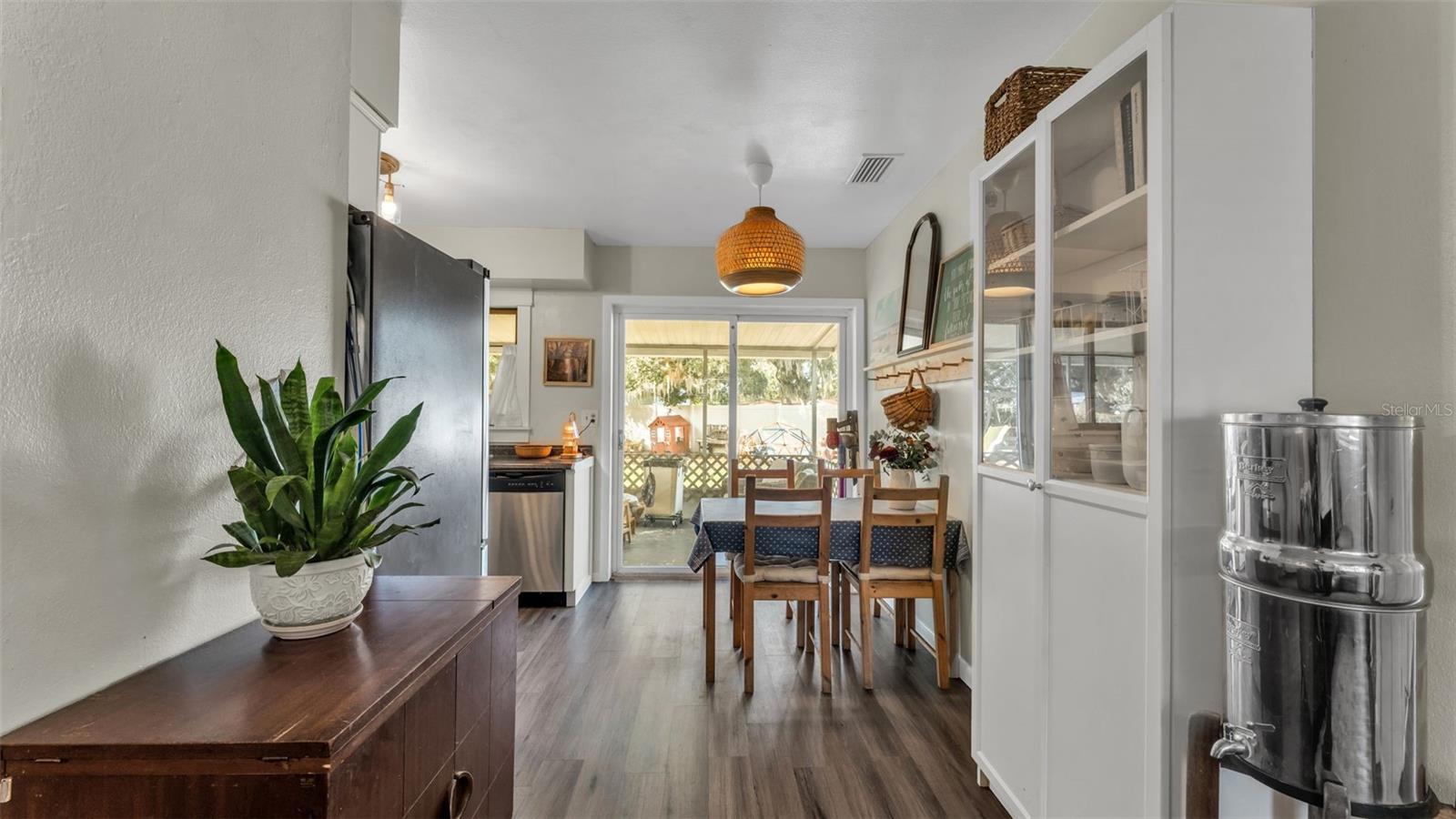 Image 6 of 37 For 930 Pinecrest Drive