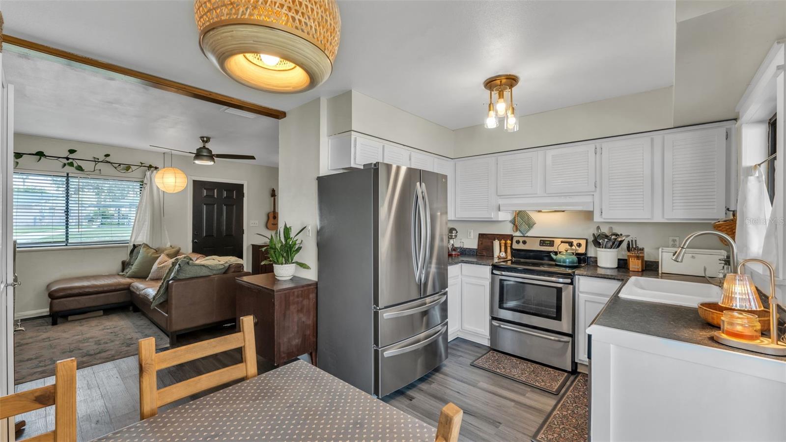 Image 9 of 37 For 930 Pinecrest Drive