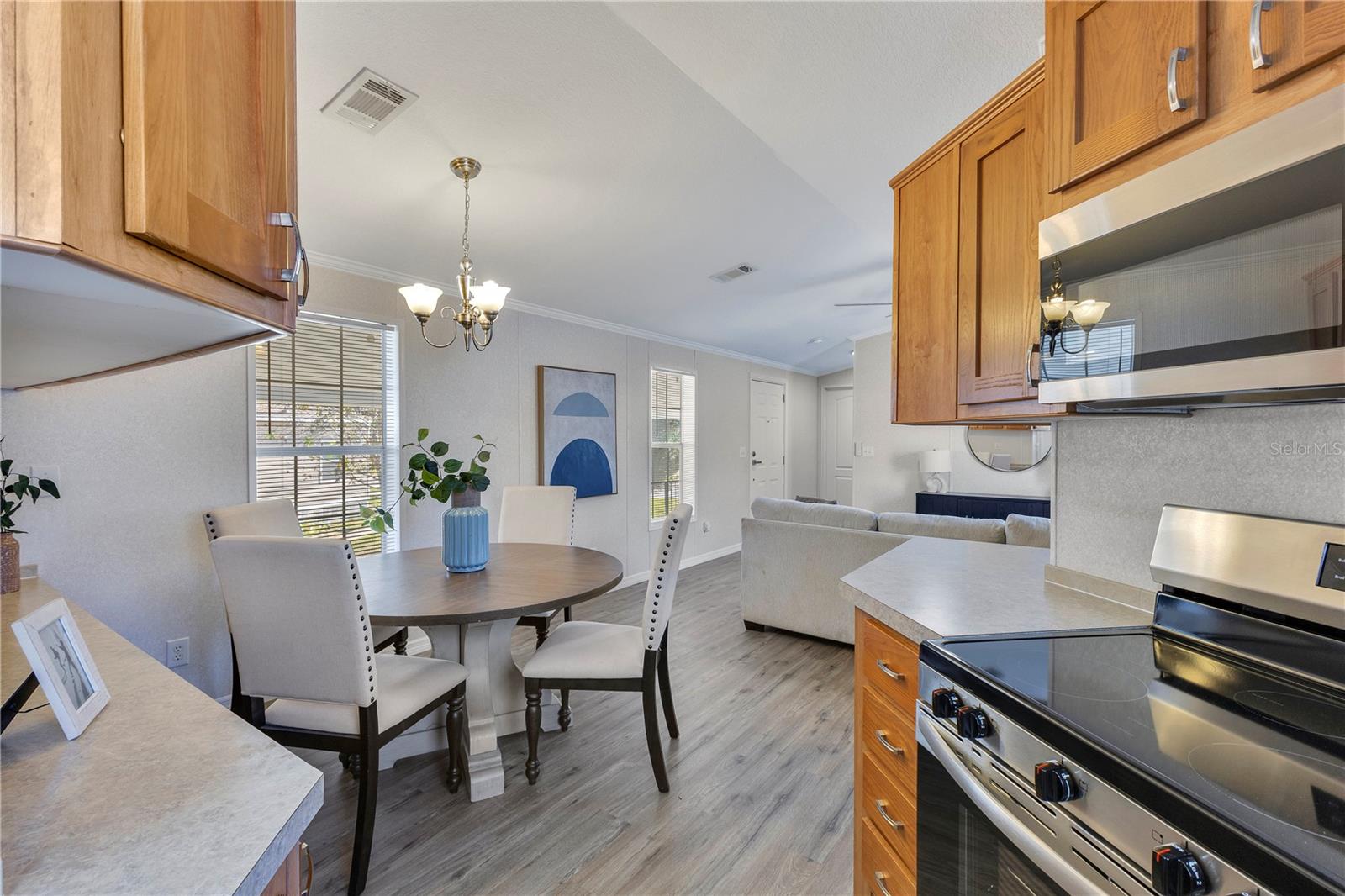 Image 10 of 27 For 11 Holly Drive