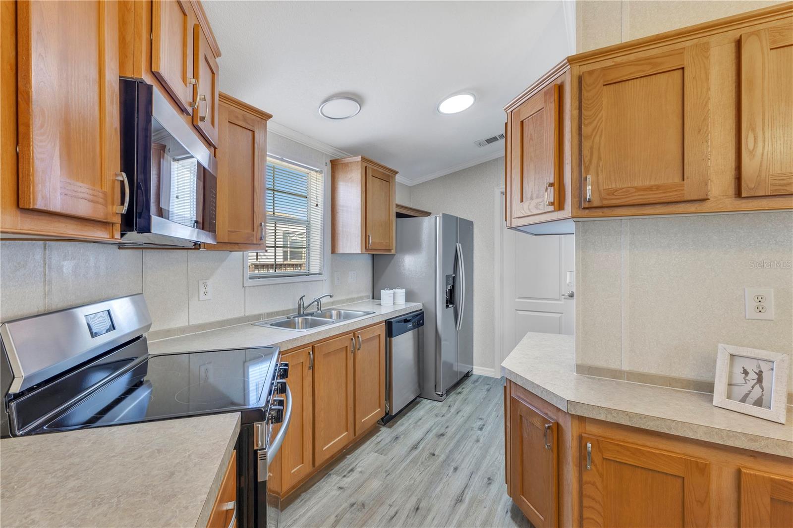 Image 12 of 27 For 11 Holly Drive