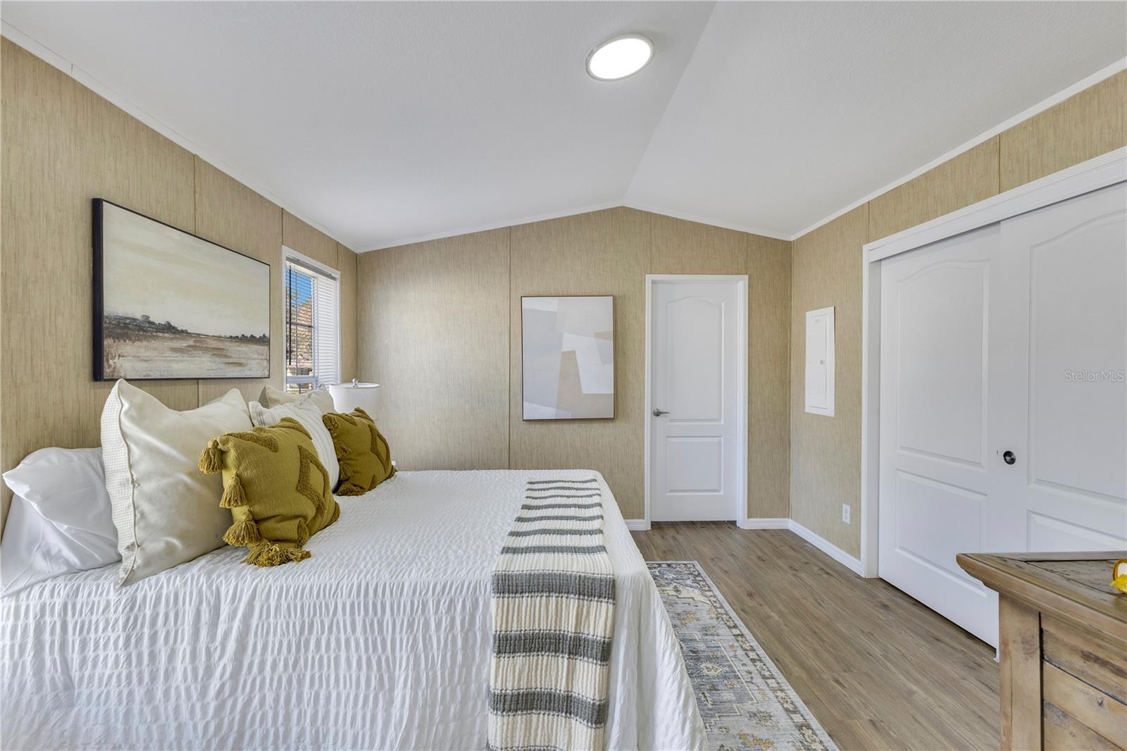 Image 17 of 27 For 11 Holly Drive