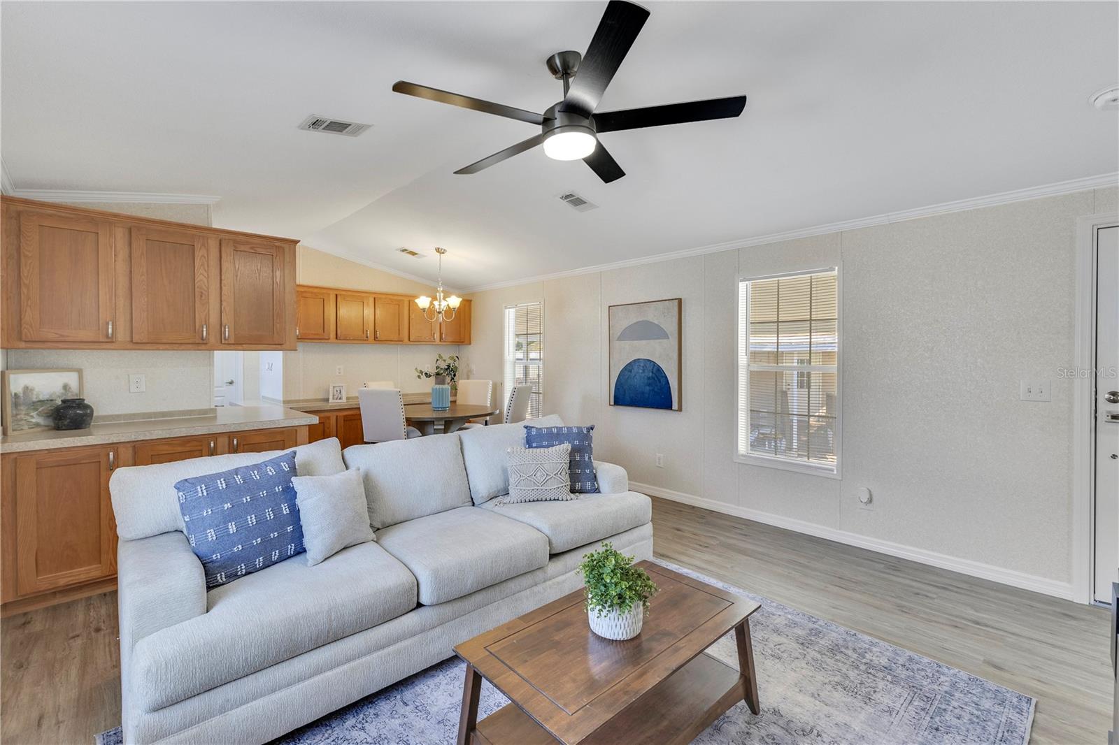 Image 6 of 27 For 11 Holly Drive