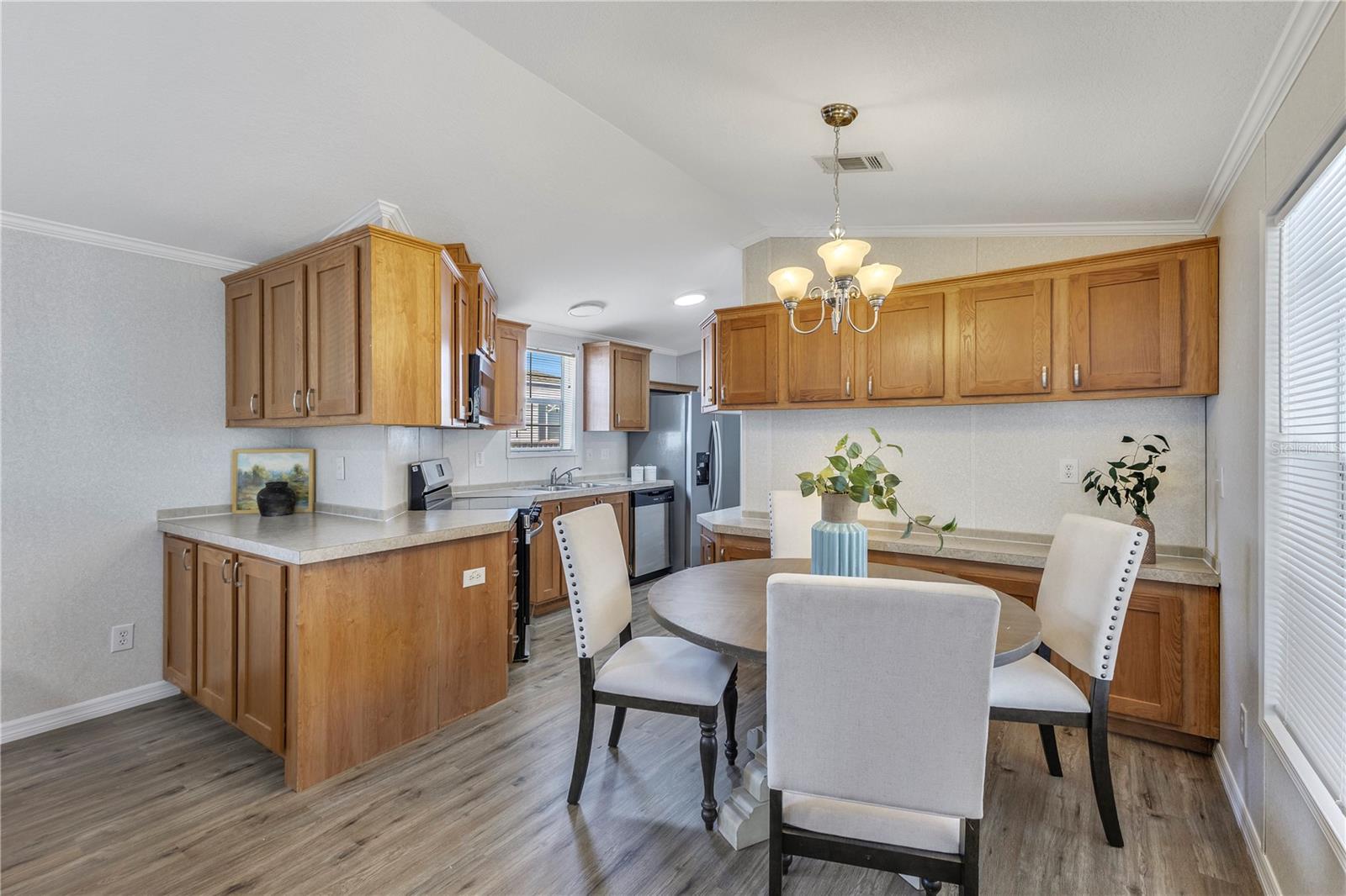 Image 9 of 27 For 11 Holly Drive