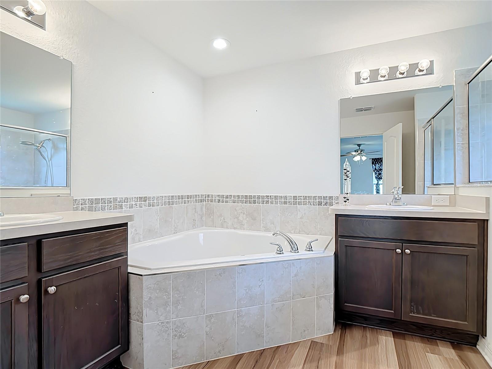 Image 19 of 44 For 8107 Campbell Crossing Circle