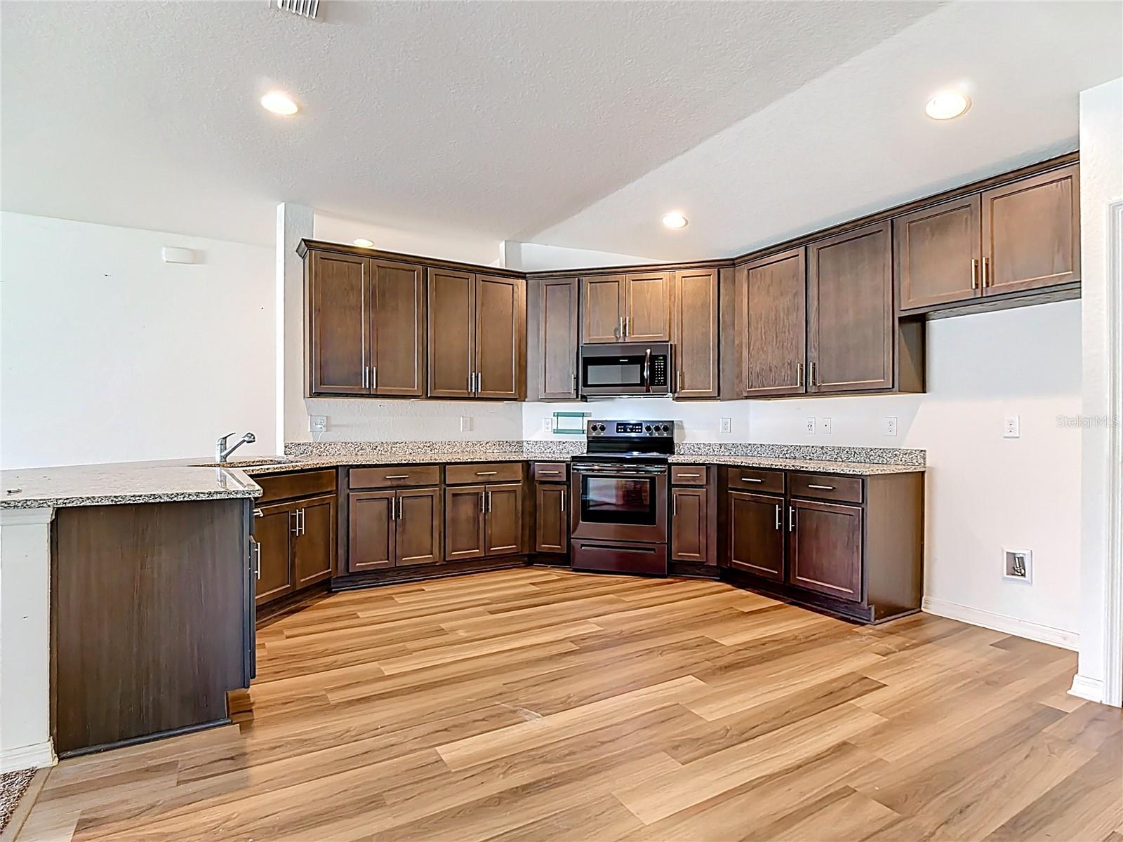 Image 4 of 44 For 8107 Campbell Crossing Circle