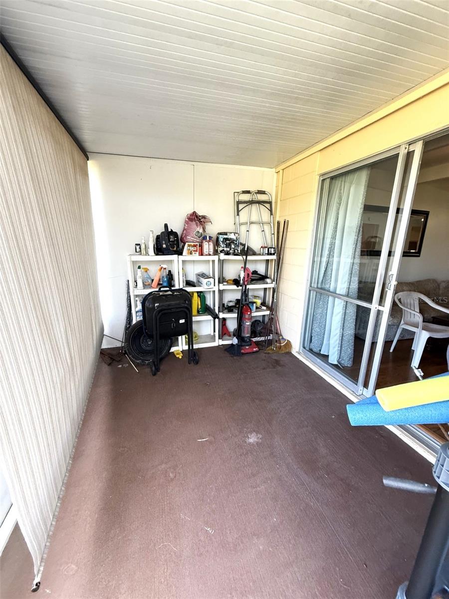 Image 11 of 27 For 3013 Club Circle