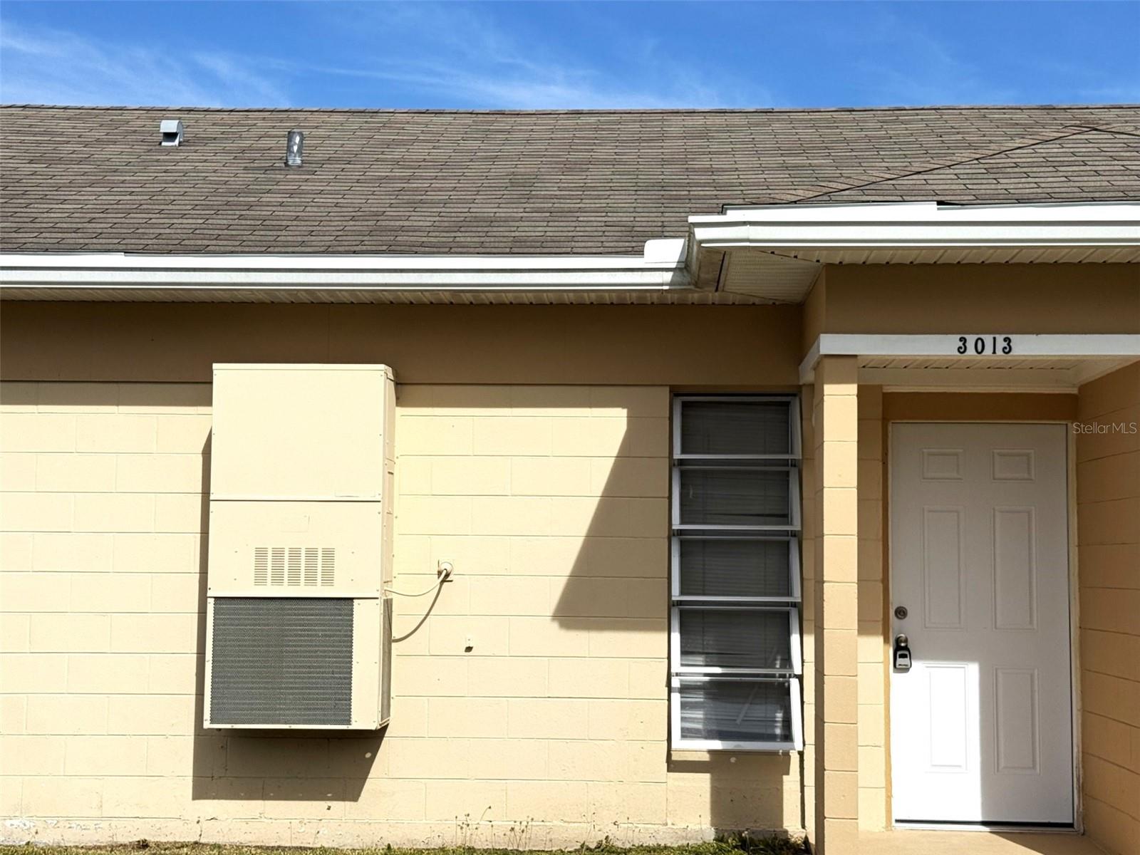 Image 13 of 27 For 3013 Club Circle