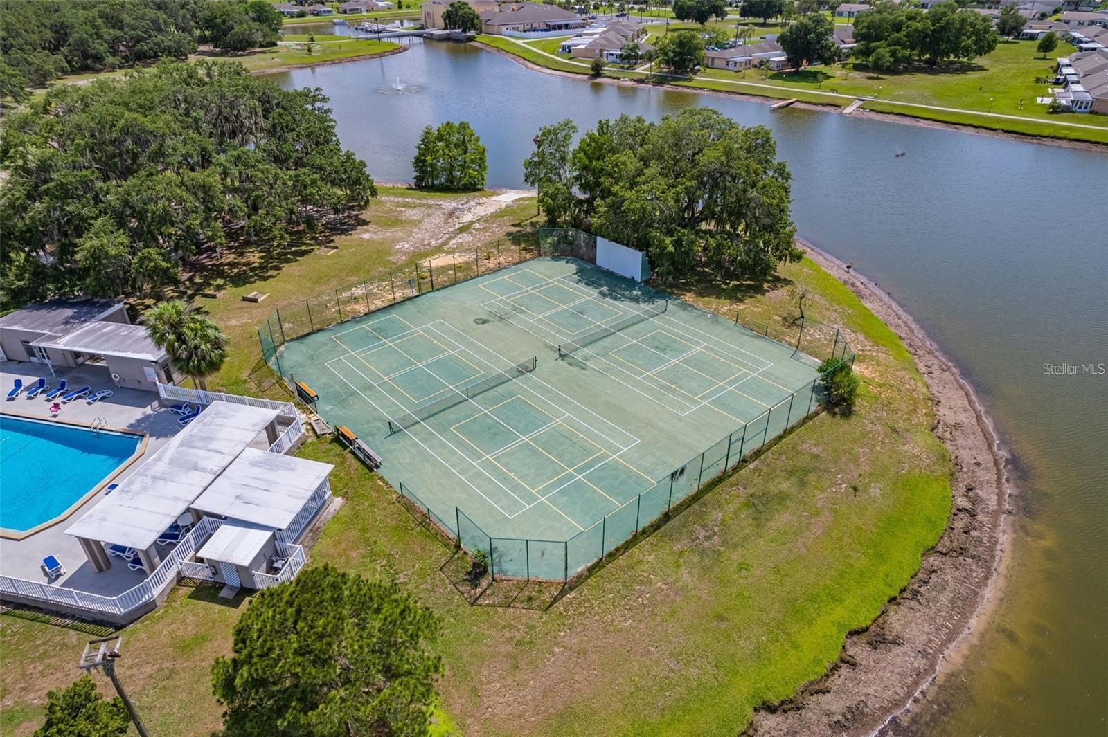 Image 17 of 27 For 3013 Club Circle