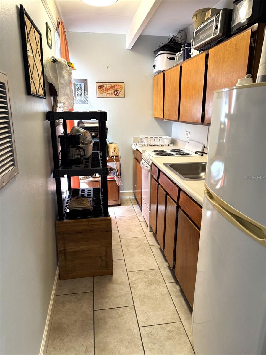 Image 4 of 27 For 3013 Club Circle