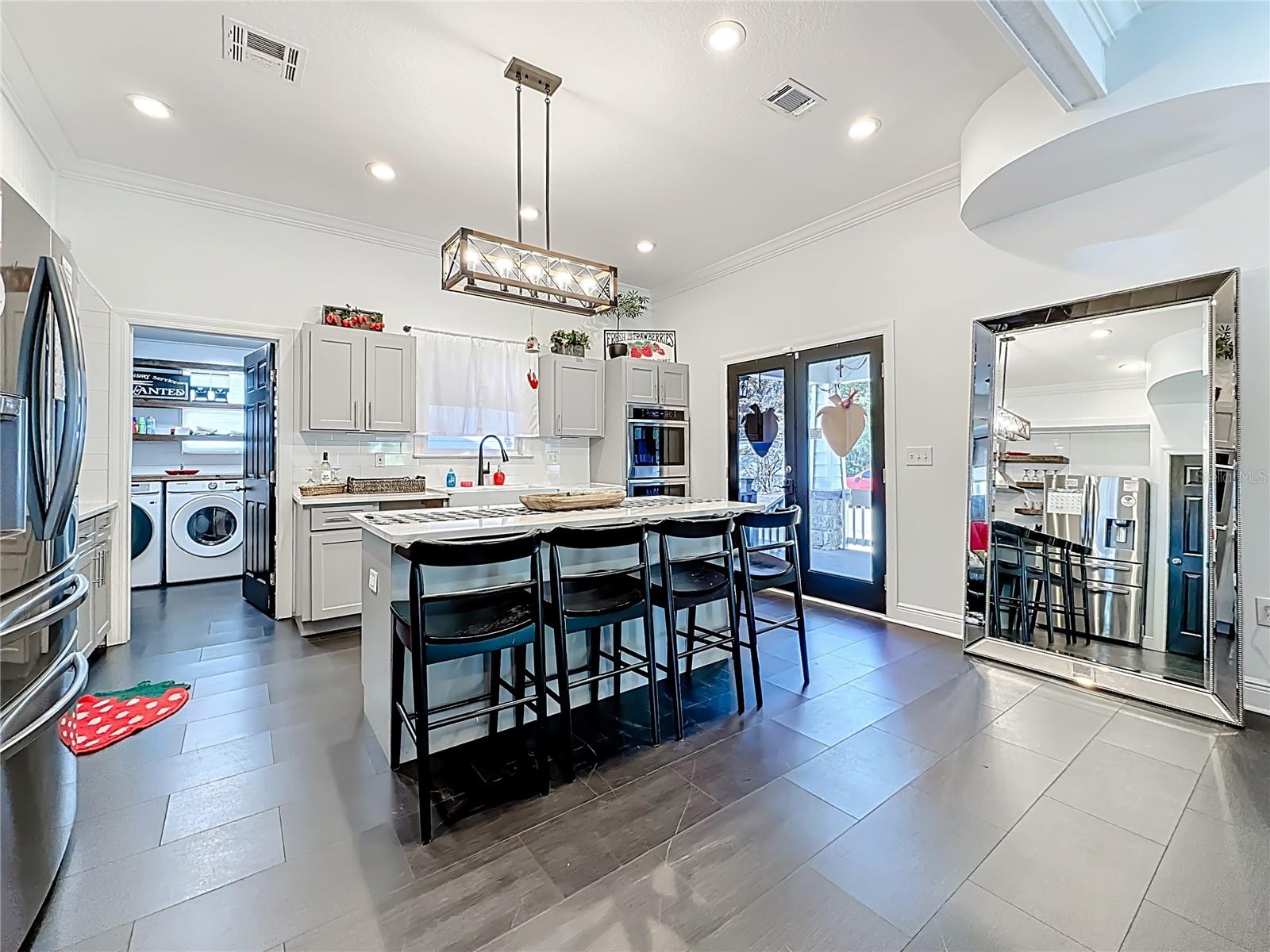 Image 13 of 96 For 902 Baker Street