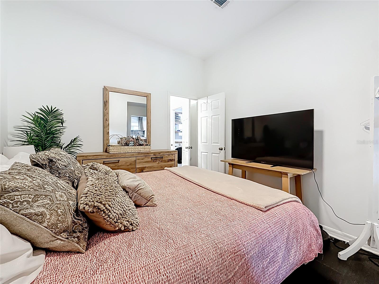 Image 26 of 96 For 902 Baker Street