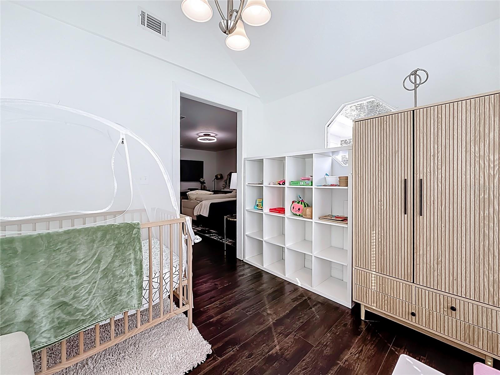 Image 37 of 96 For 902 Baker Street