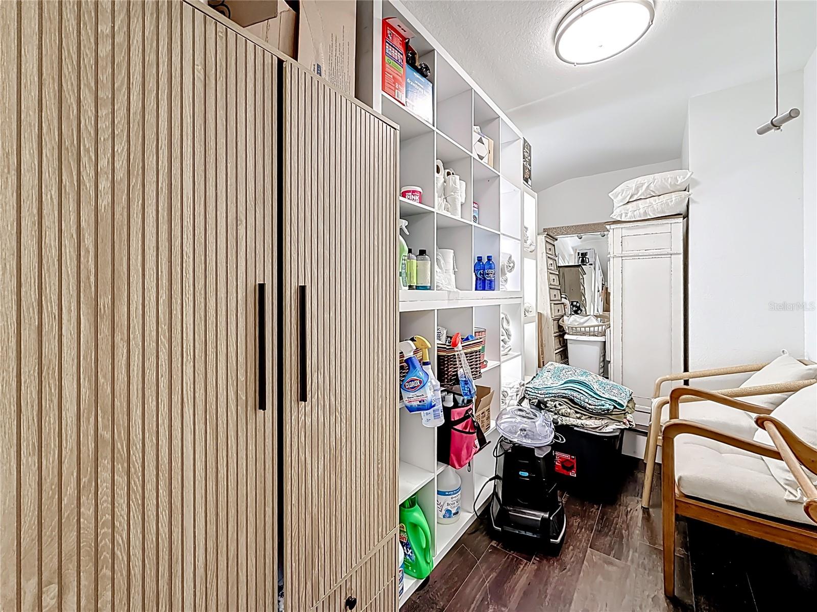 Image 38 of 96 For 902 Baker Street