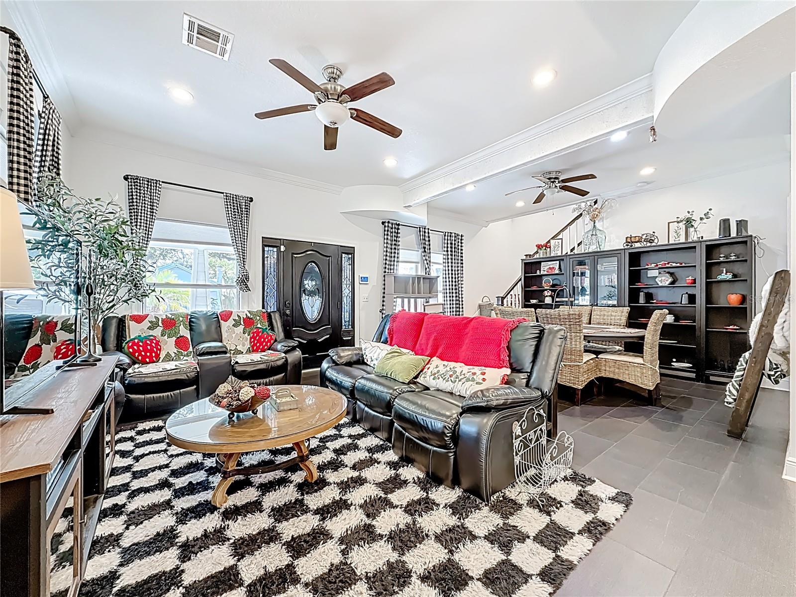 Image 6 of 96 For 902 Baker Street