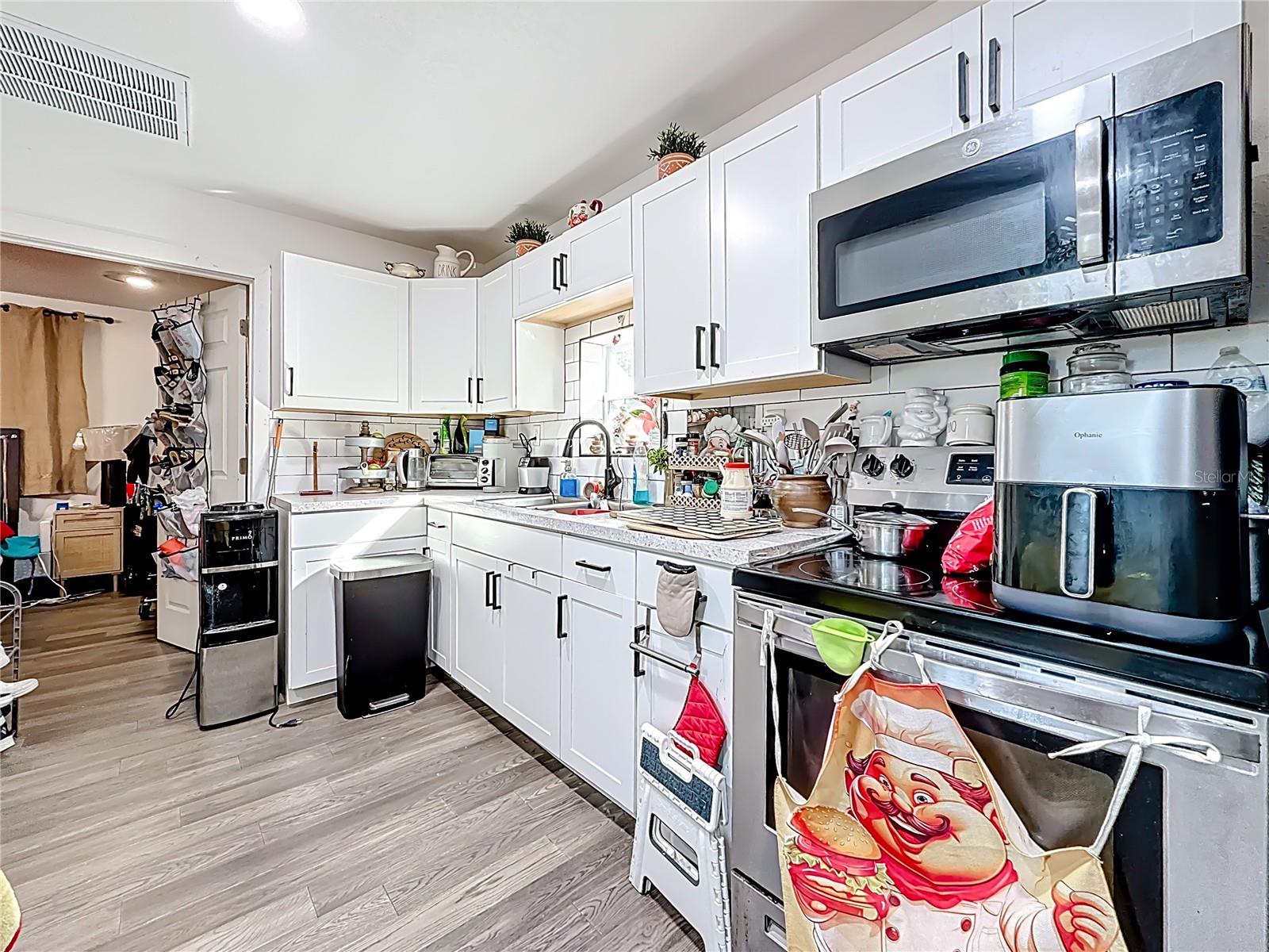 Image 75 of 96 For 902 Baker Street