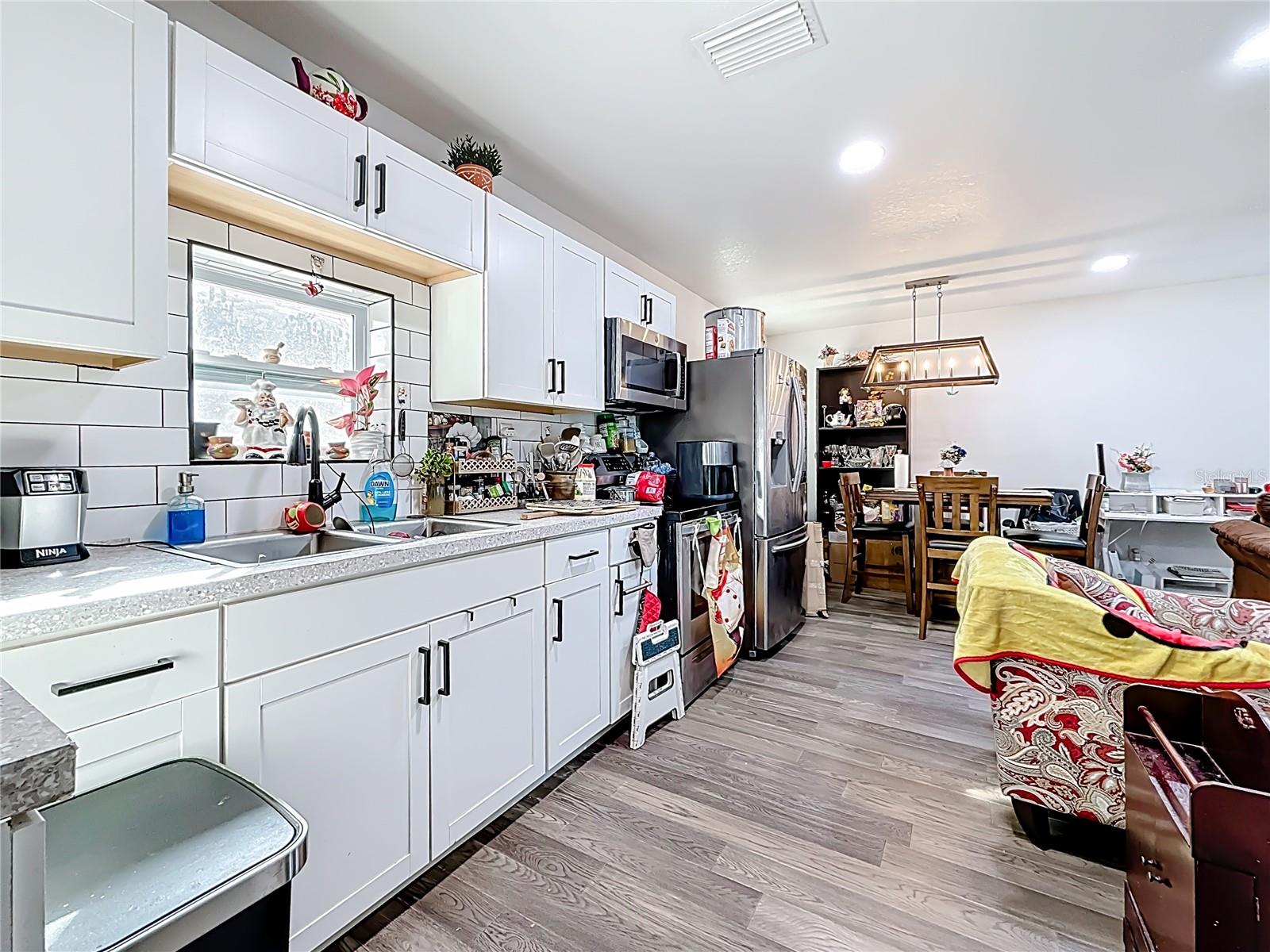 Image 76 of 96 For 902 Baker Street