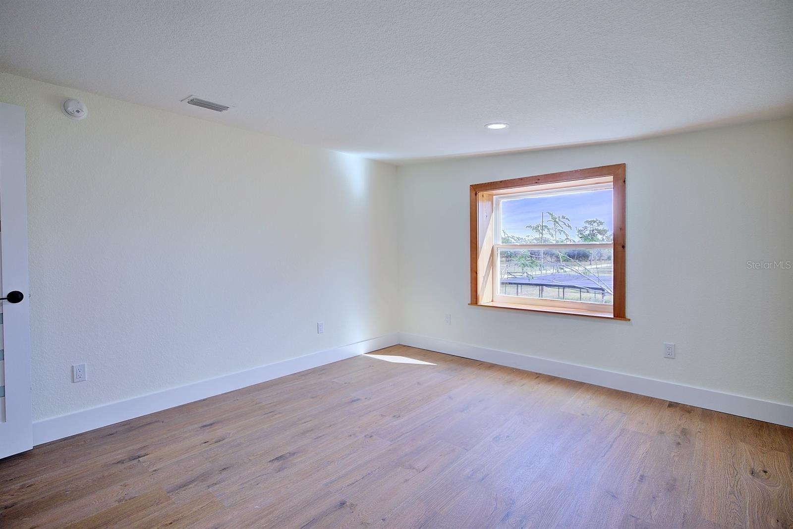 Image 24 of 35 For 9620 Payne Road