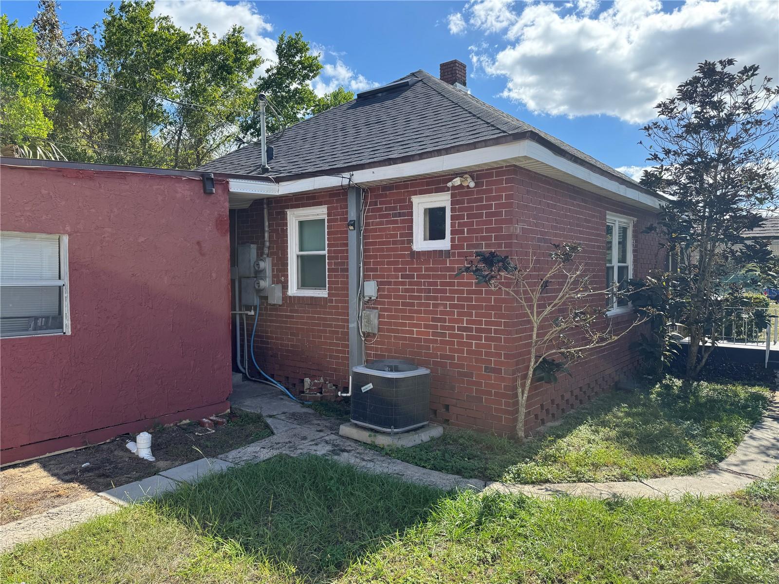 Image 11 of 16 For 425 Sessoms Avenue