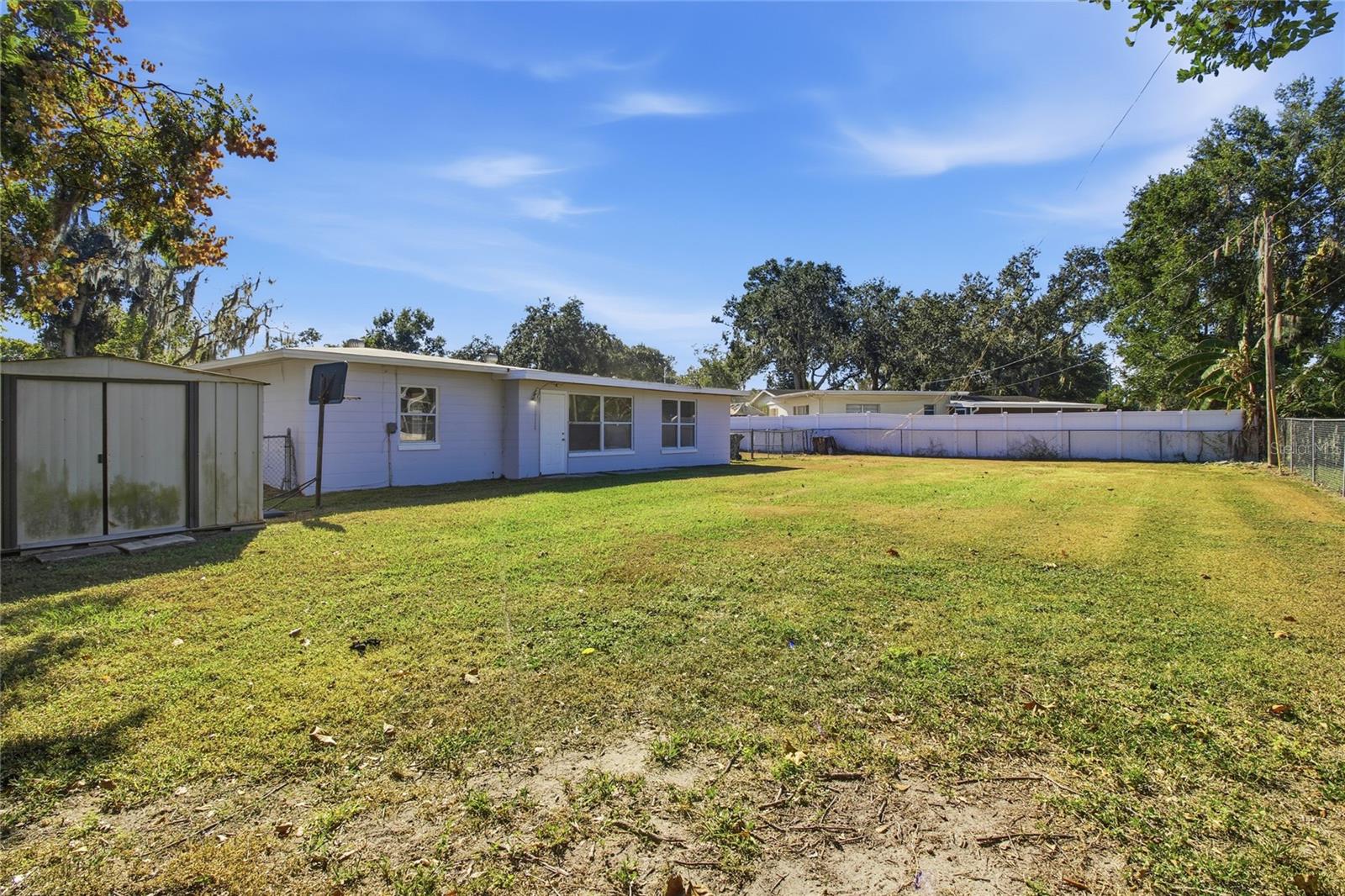 Image 30 of 34 For 490 Washingtonia Court